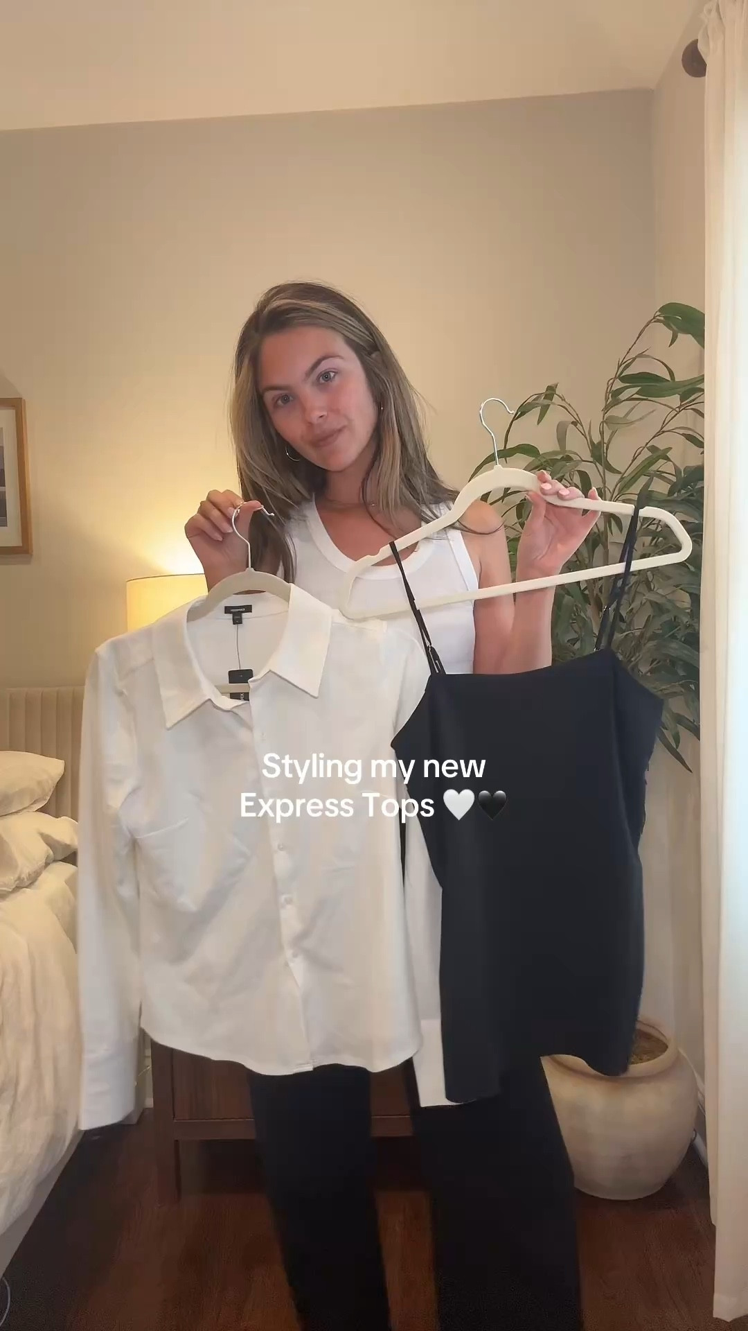 Wearing an XS in both 🤍🖤 @Express 

#express #dresstoexpress #gifted #worktops #goingouttops #casualchic
#springstyles #capsulewardrobe #elevatedbasics #officewear