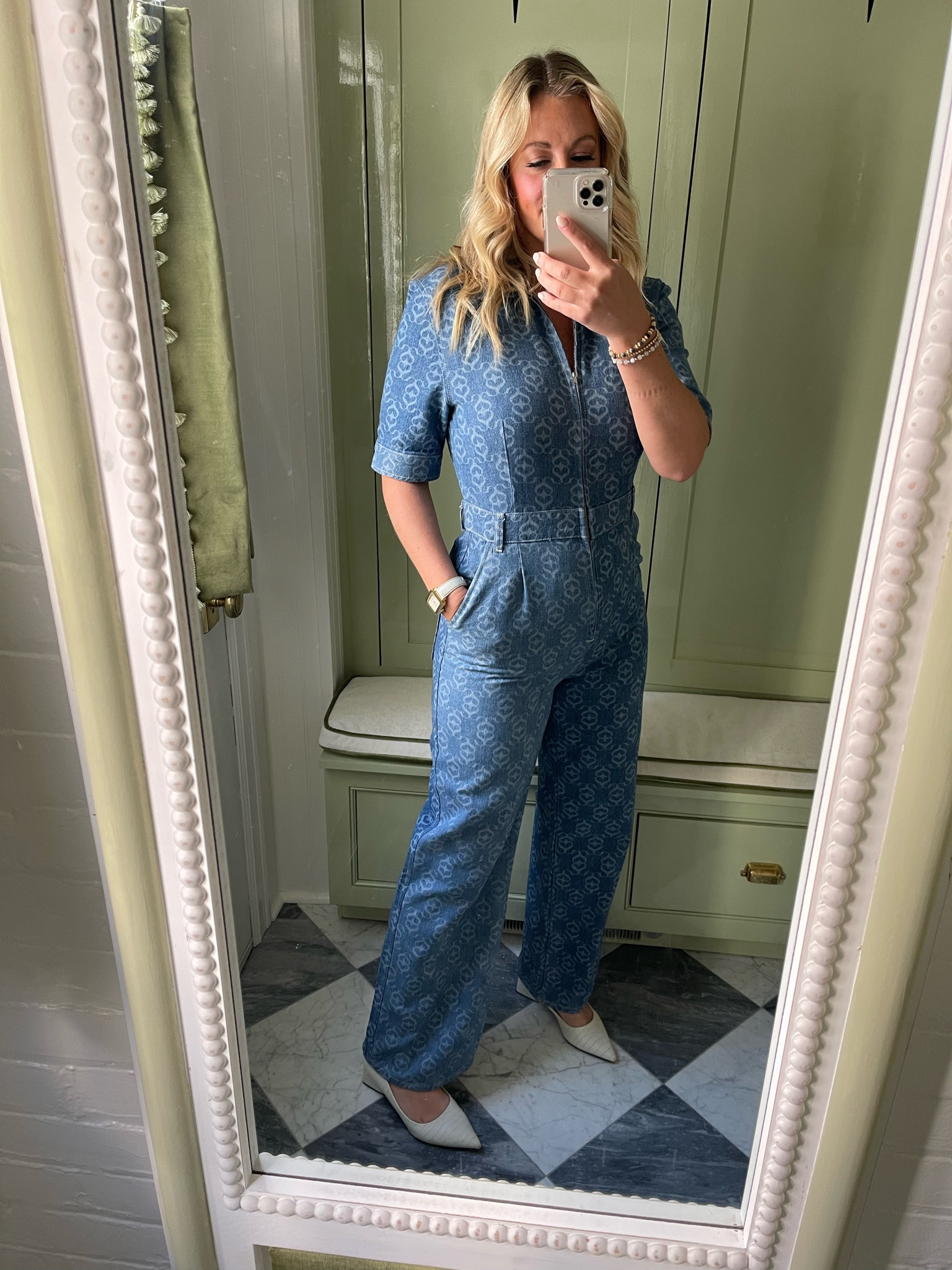 The jumpsuit is everything 

#LTKunder100 #LTKSeasonal #LTKstyletip