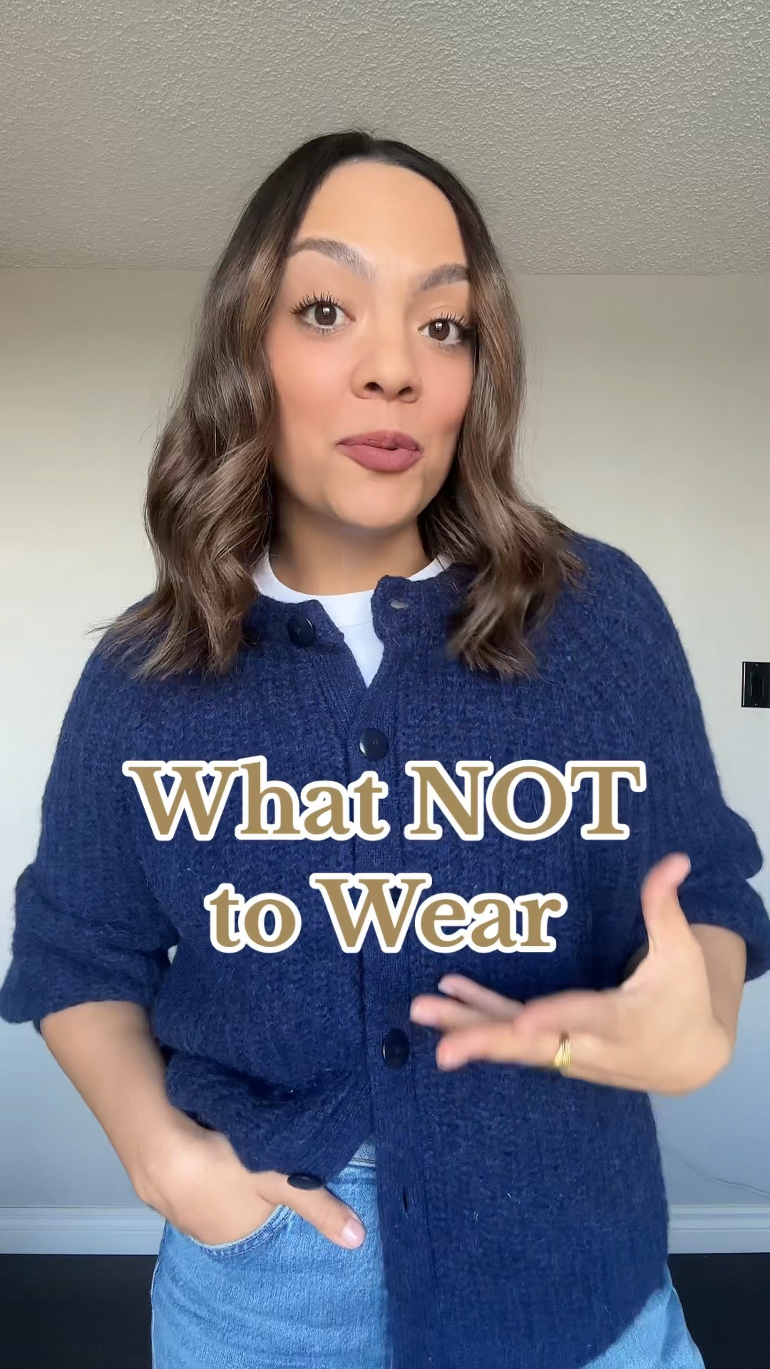 What not to wear if you want to update your personal style!

1. See through or sheer kimonos
2. Lacy bralettes
3. Intentionally ripped sweaters
4. Light wash ripped jeans
5. Jersey maxi skirts 

My outfit:
-Sézane navy blue knit cardigan sweater, I have a medium 
-Uniqlo white T-shirt, I have a large
-Mother denim medium wash high rise wide leg jeans 



#LTKSeasonal #LTKVideo #LTKstyletip