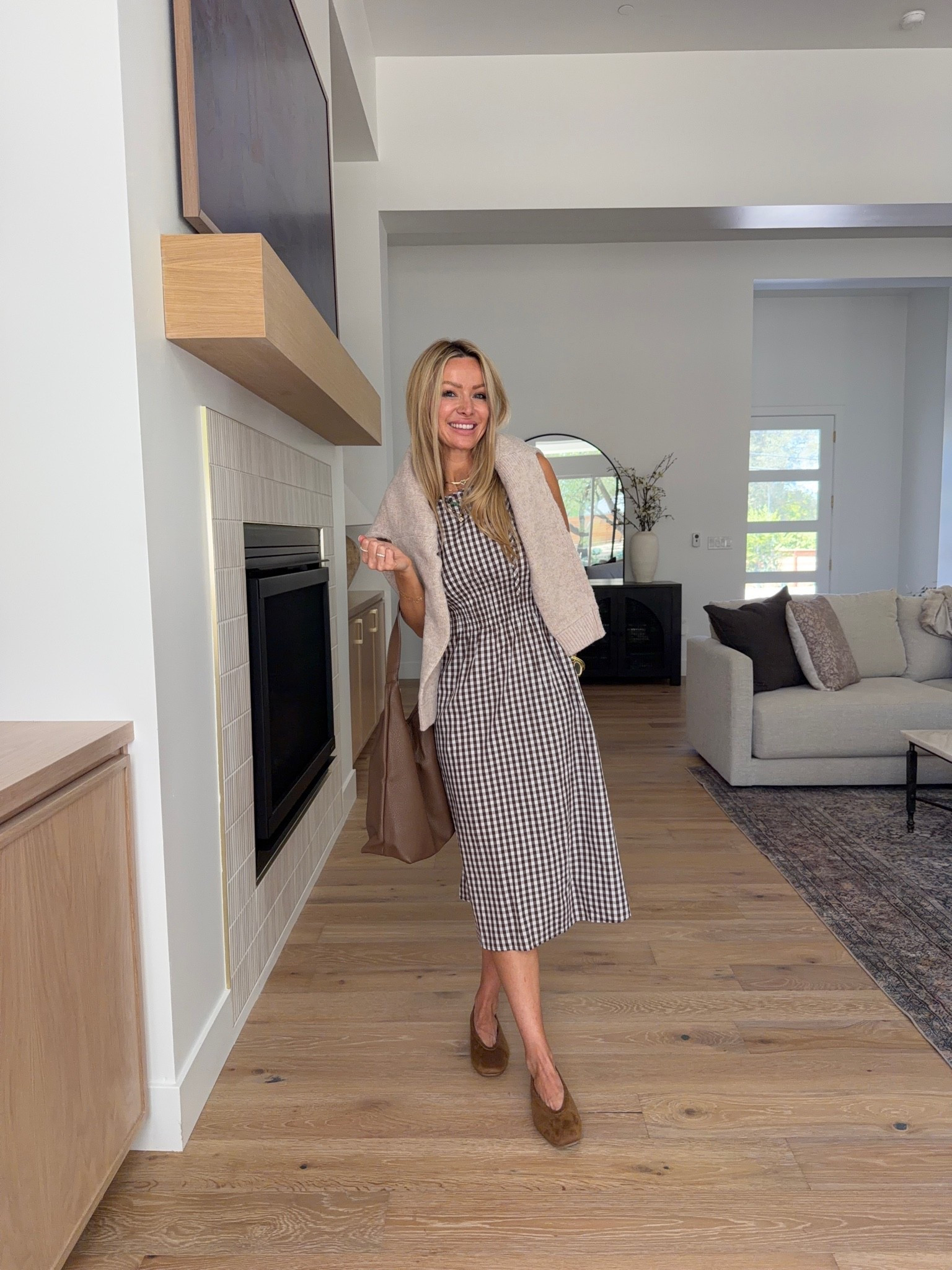 The Amazon capsule wardrobe every teacher needs… and honestly anyone who loves looking put together without overthinking it. 🤍 comment AMAZON and I’ll send you details 

These are the kinds of outfits you can grab on busy mornings and know you’ll feel confident all day. They’re comfortable, easy to mix and match, and look so much more polished than the effort they take.

Which look are you wearing first? 👇

#amazonfashion #teacherstyle #teacheroutfits #amazonfinds #capsulewardrobe