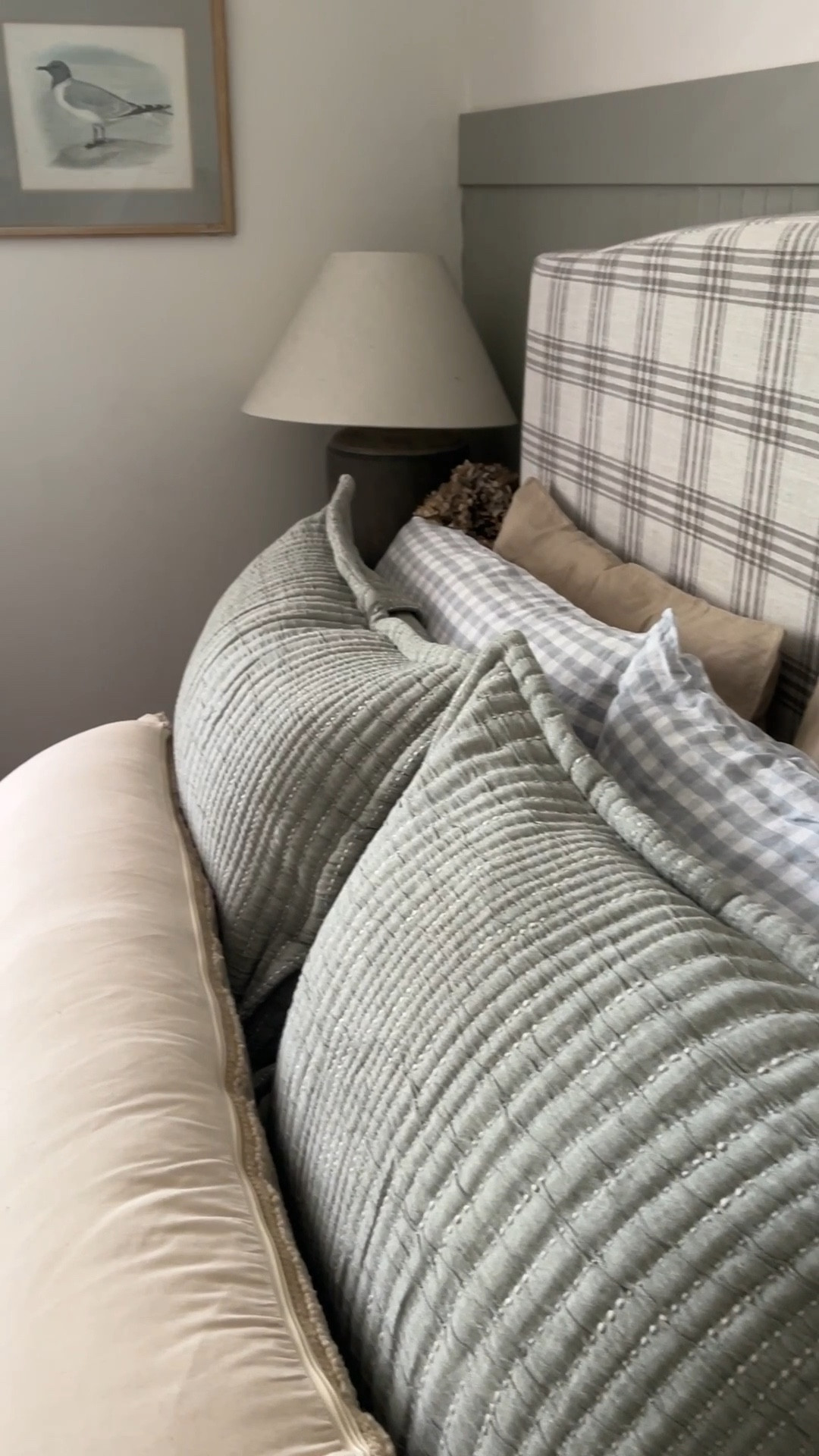 Layered bedroom inspiration! Classic cozy boys bedroom plaid gingham coastal vintage modern pottery barn linen bedding quince 