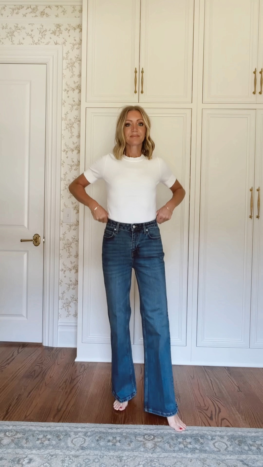 Xs in tops and jackets 
2 in jeans (reg length) I am 5 7 for reference