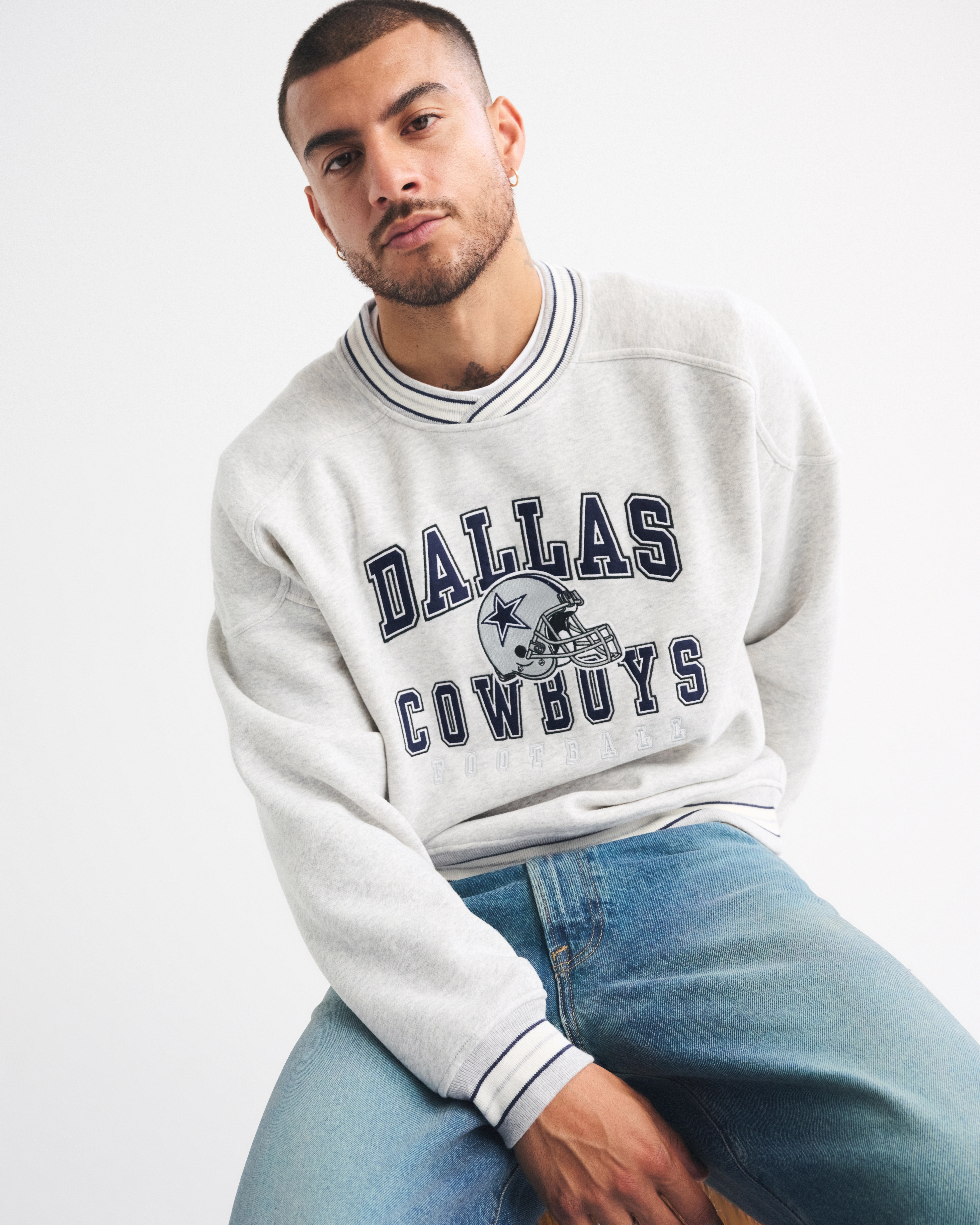 Dallas Cowboys Graphic Crew Sweatshirt | Abercrombie & Fitch (US)