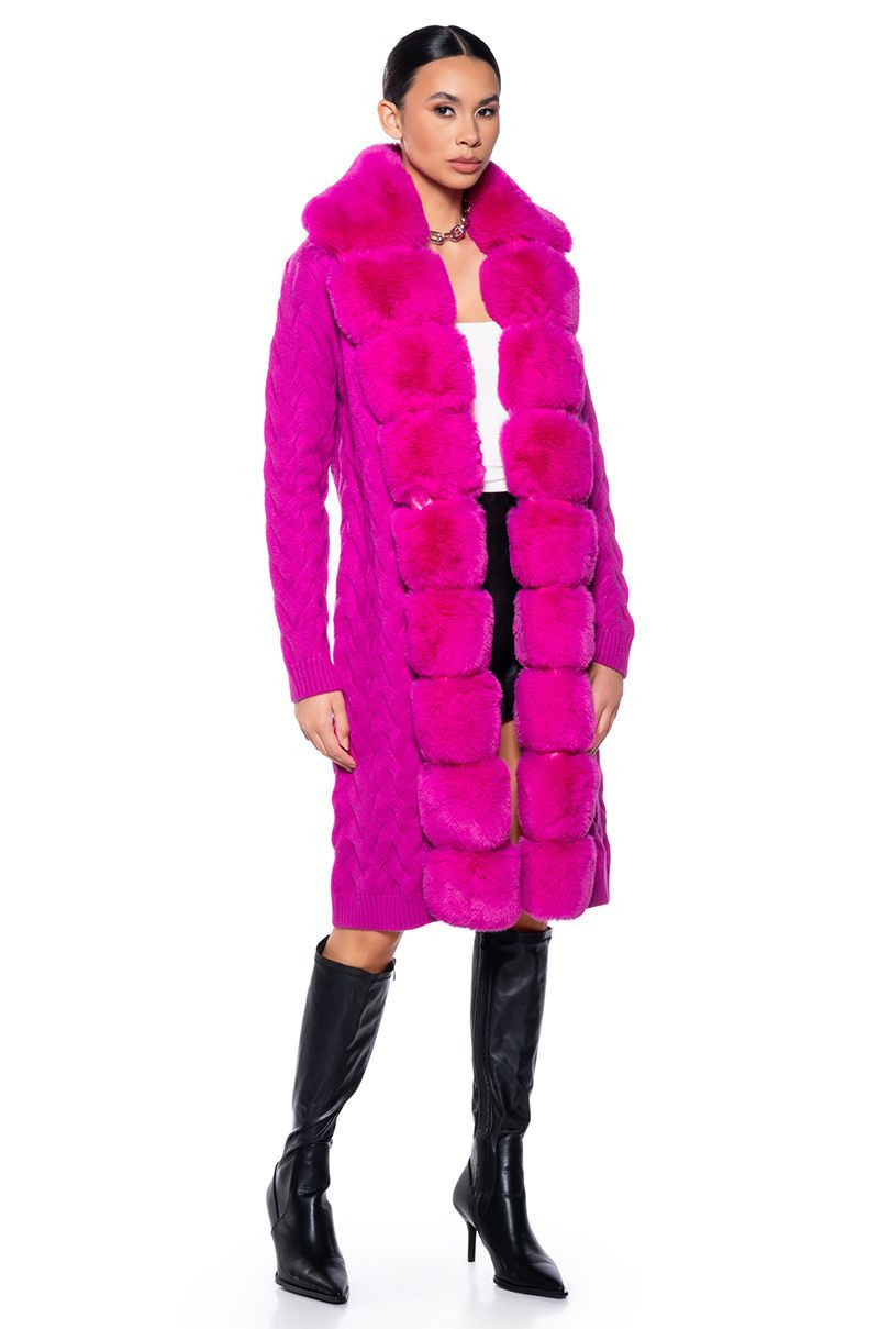 BABBS KNIT TRENCH WITH FAUX FUR COLLAR IN FUCHSIA | AKIRA