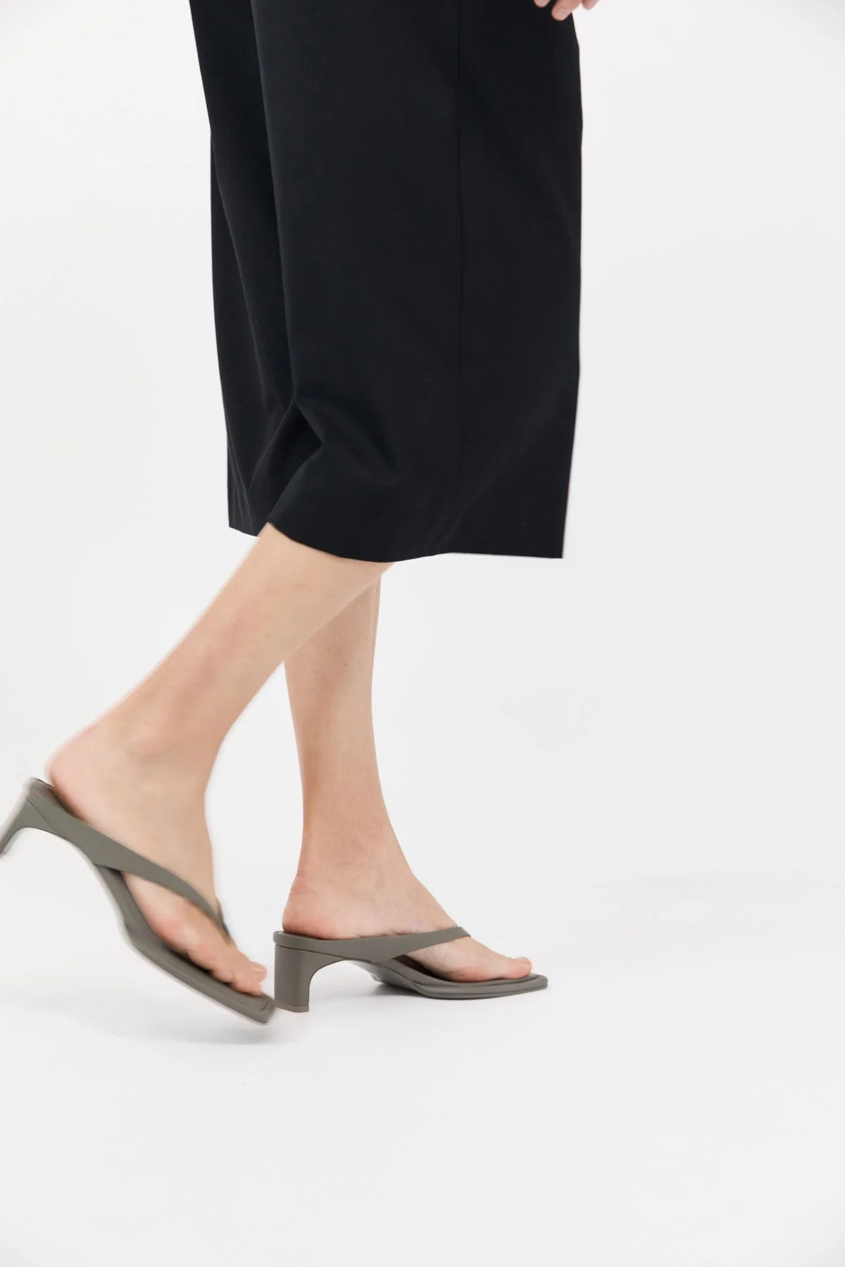 Flip Flop Sandals - Smokey Olive | St. Agni (US, UK, EU)