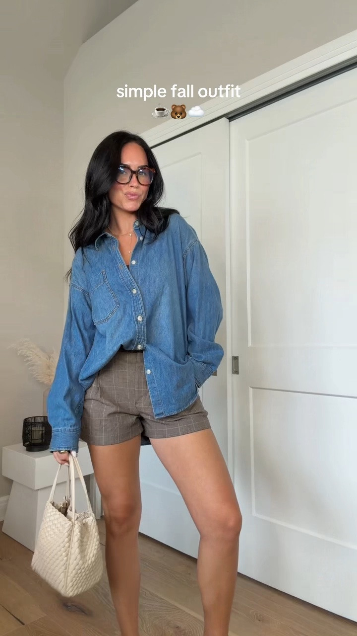 Here’s a cute simple fall outfit 🤎 Adding a denim shirt over any outfit instantly makes it cuter! Such an easy layer for transitioning into fall 🍂

I’ll have all my outfit details linked on my LTK!

My sizing: 5’7”, 145 lbs, 32DD
Tank size small, denim shirt size small size small (runs oversized, I definitely prefer the XS) Shorts size 6



@Aritzia #AritziaOutfit #FallOutfit #FallStyle #CasualFallOutfit #DolceVita Aritzia fall outfit, denim shirt outfit, casual fall style, Dolce Vita flats, simple fall outfit
