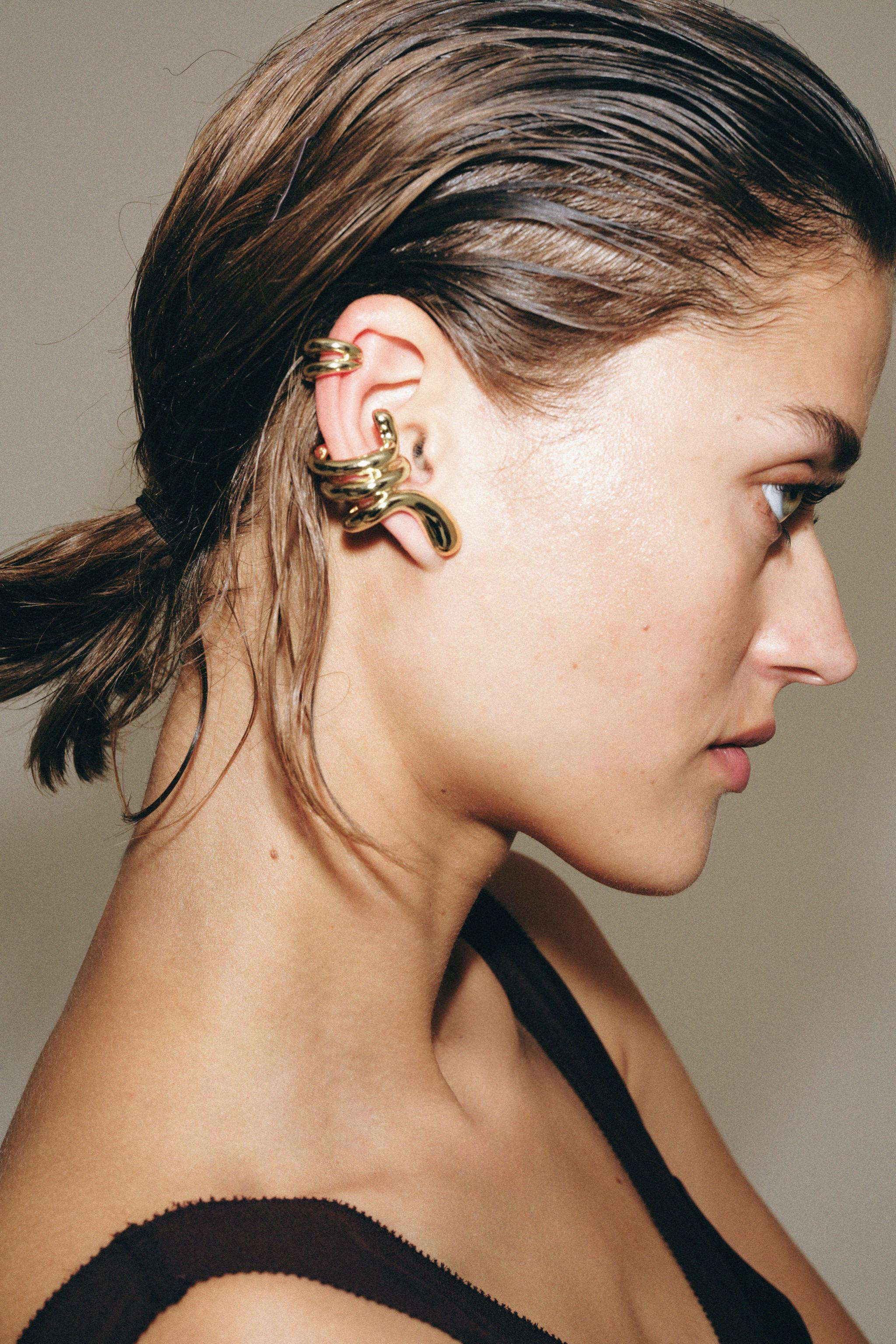 PACK OF EAR CUFF HOOP EARRINGS | Zara US