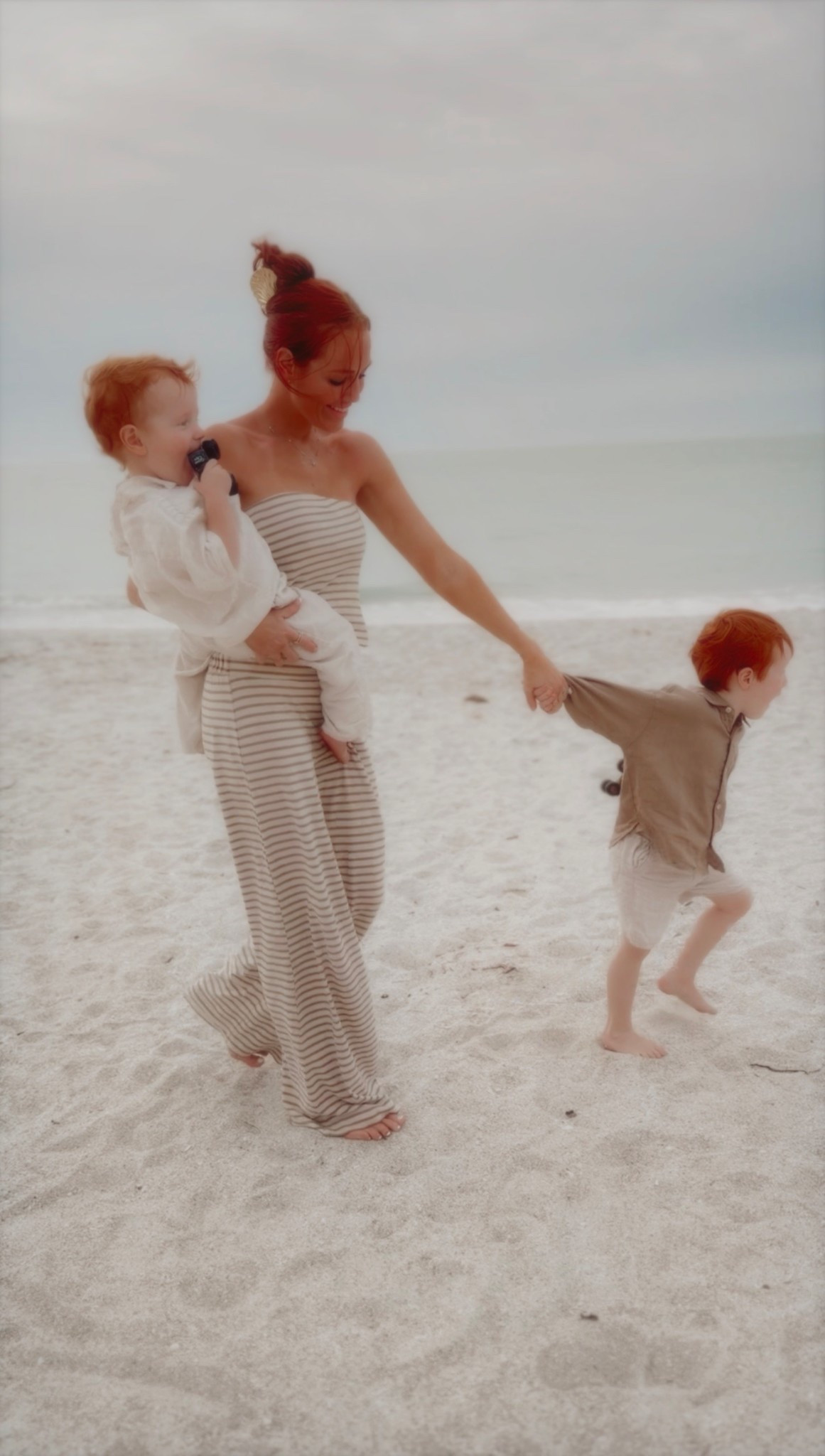 Two piece beach lounge set 🤍🥥 ((size down one!))

#LTKmomlife #LTKTravel #LTKSeasonal