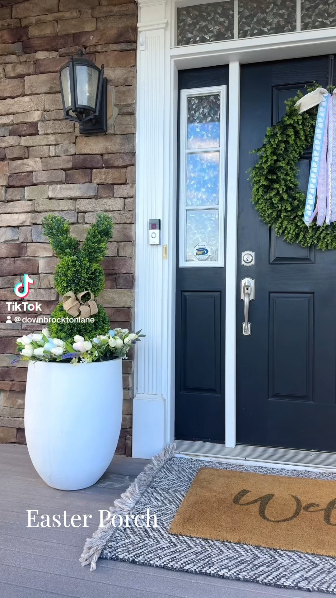 A front porch that feels ready for spring.
Easy Easter details that work year after year.

#EasterPorch
#FrontPorchDecor
#SpringDecor
#NeutralHome
#TimelessStyle
#SimplyStyledLiving

#LTKSeasonal #LTKHome
