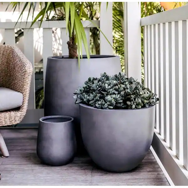 DreamPatio Long Beach 1-Piece Fiberstone Planter | Bed Bath & Beyond