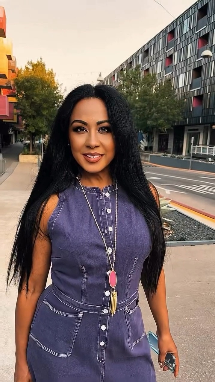 ✨ Elevate your wardrobe with trendy, sustainable, and oh-so-stylish pieces from these amazing brands! 💃 
.
1️⃣ Loving the 👗Fashionable Embroidered Denim V-Neck Bodycon Dress 👗 from Futario 🔗 https://futario.com The intricate embroidery and figure-hugging fit make it a total showstopper for any occasion. Perfect for turning heads! 😍
.
2️⃣👗Fashionable Denim Ruffle Sleeveless Button Mini Dress 👗 is my new go-to! The playful ruffles and sleek denim vibe scream summer chic – ideal for brunch dates or a night out! 🌟
.
3️⃣ Can we talk about the 💟 Mysterious Vintage Purple Denim Sleeveless Wide Leg Jumpsuit 💟 ? This bold, retro-inspired piece is giving all the cool-girl vibes. Perfect for making a statement! 💜 

4️⃣ For a breezy, laid-back look, I’m all  🤍 Casual Fashionable Holiday Style Hollow Knitted White Short-Sleeved Shorts Suit 💮. It’s comfy, stylish, and screams vacation vibes! 🏖️ 

Check out these brands for more fashion 
.
Which look is your fave? Let me know below! 👇 
.
.
.
#Futario #FutarioStyle #AustinFashion #AustinEvents #AustinStyle #EmbroideredDenimDress #VneckBodycon #DenimFashion #DenimMiniDress #RuffleDress #SleevelessDenim #VintageJumpsuit #PurpleDenim #WideLegJumpsuit #KnittedShortsSuit #HolidayFashion #CasualChic #FashionFinds #SustainableFashion #OYROSYFashion

#LTKStyleTip #LTKTravel #LTKWorkwear