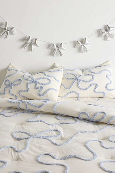 Bow Garland | Urban Outfitters (US and RoW)