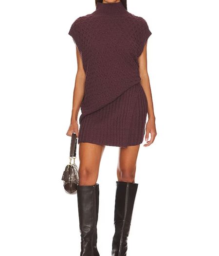 How chic is this set from revolve!? Would be cute to a casual event, girls night, or date night! Obsessed with this plum color. 