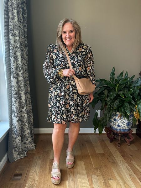Gibson look dress size XL. In these shorter dresses I often get a larger size for length. 

Grab the blazer for a more work or dressed up look. 10% off with code NANETTE10