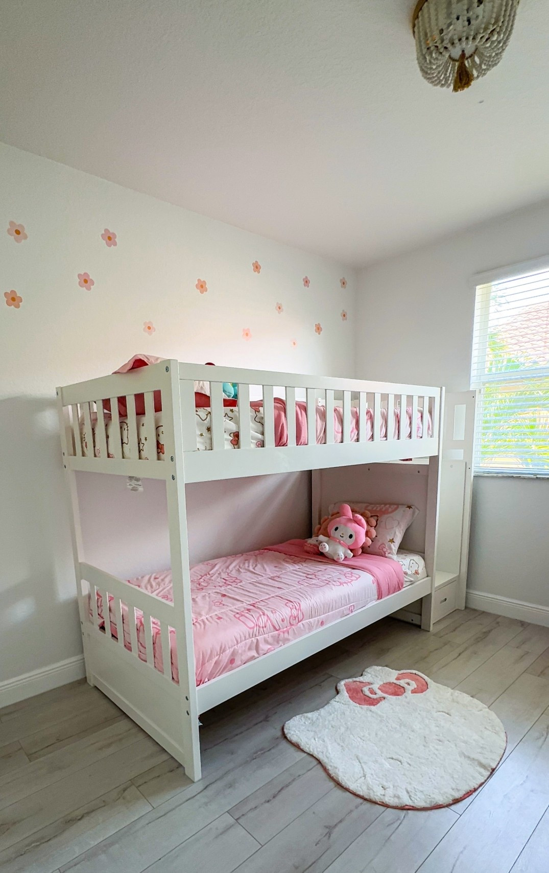 Girls Bedroom 🎀🪞✨

#LTKFamily #LTKHome #LTKStyleTip