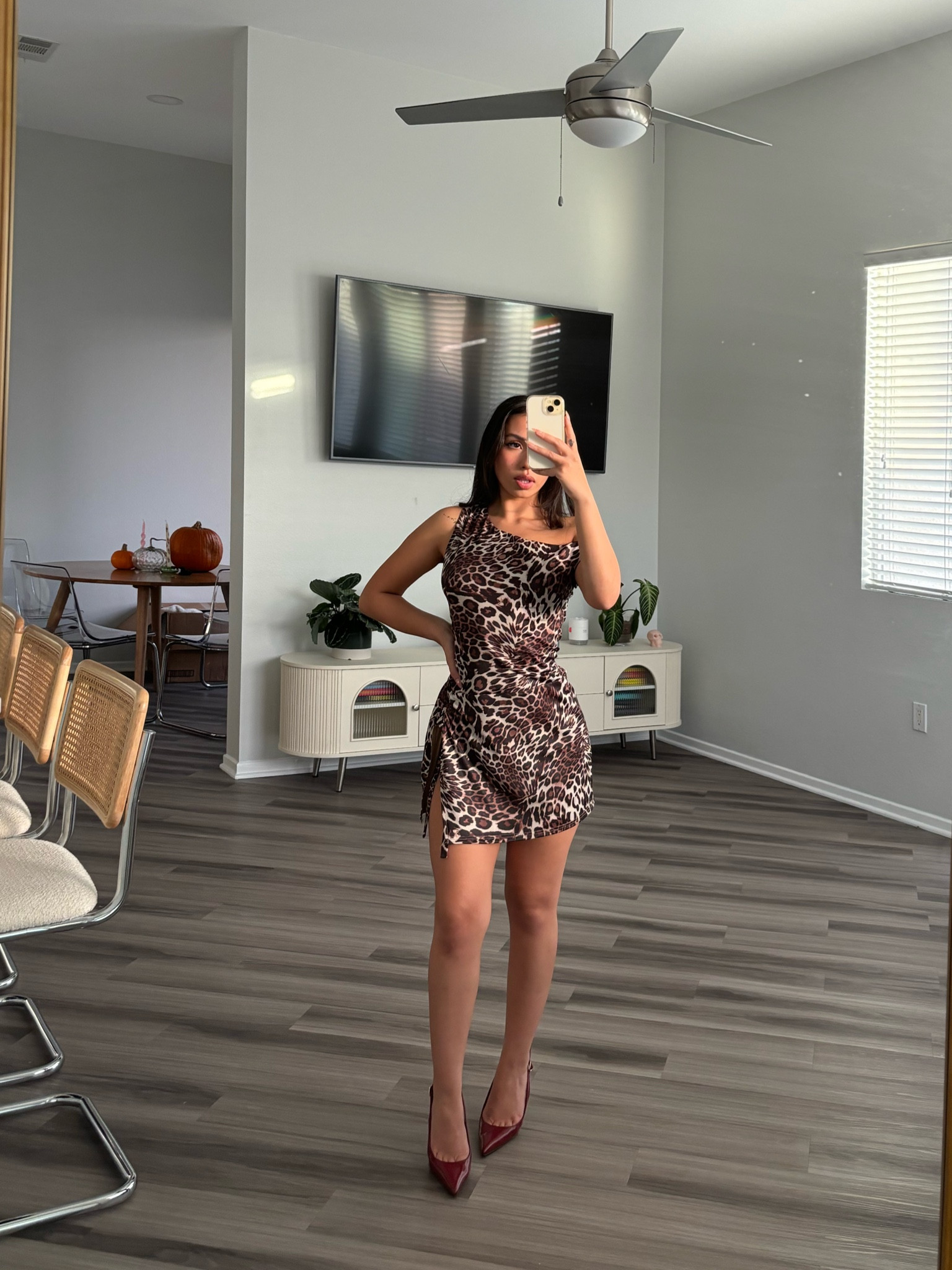 Leopard print 🤝🏼 red accessories
Dress is the Kadence dress from Tiger Mist in xs 
I also listed similar dresses and shoes 🫶🏼