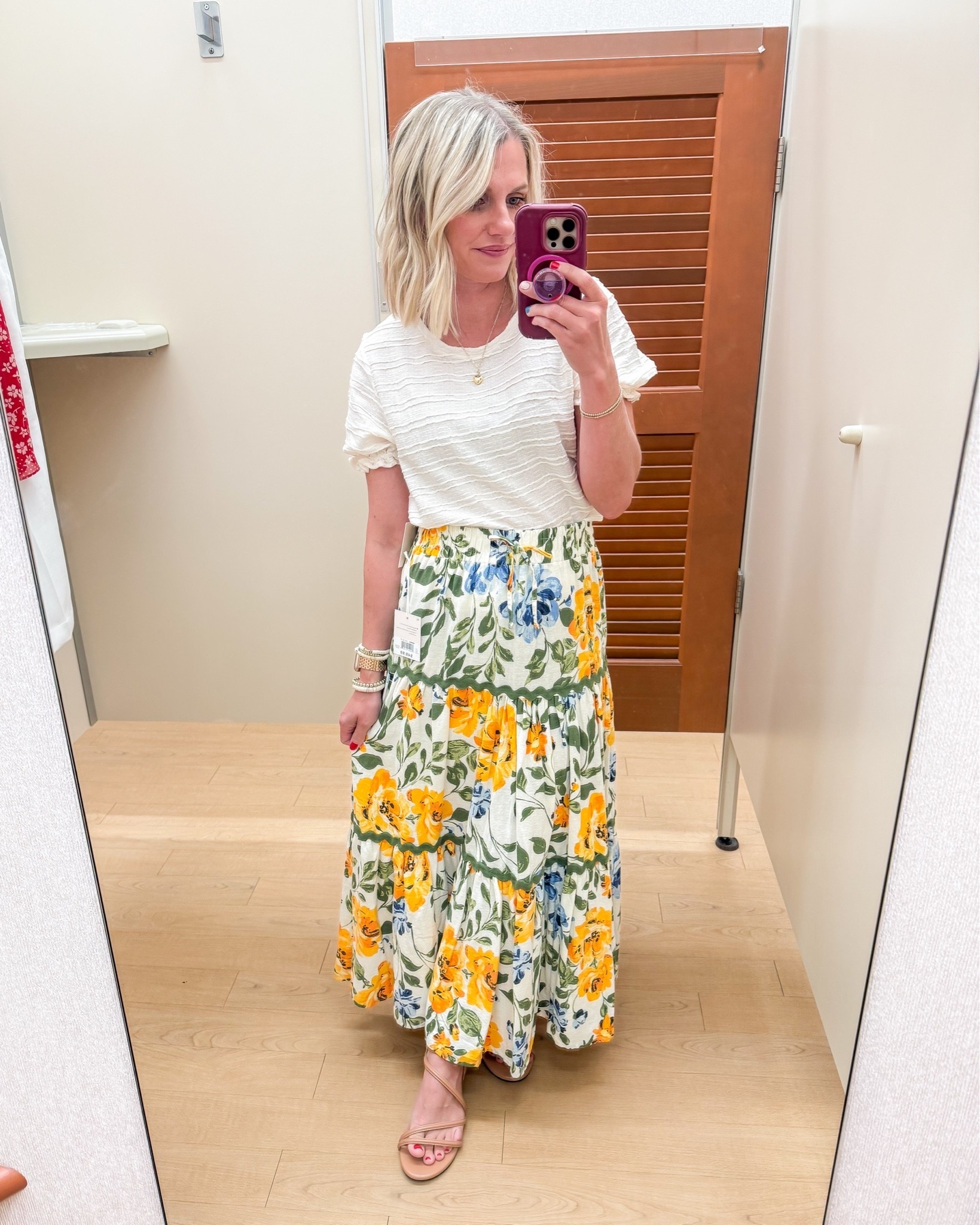 I love this maxi skirt from @kohls 
Top- medium 
Skirt- xs

#LTKootd #LTKOver40 #LTKPetite