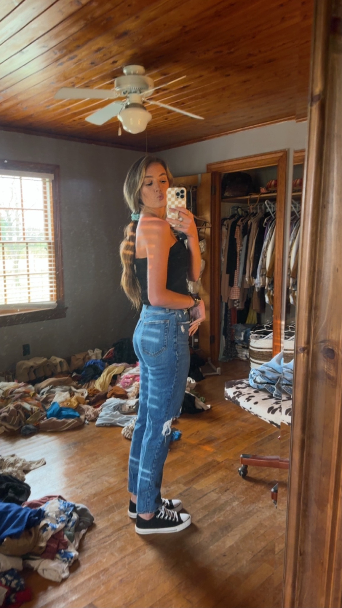 Please disregard the messy room, one day I’ll get to it. Anywaysss, I think I’m in my ✨converse✨ era 

Phone case is LoopyCases but I linked similar! 


#ootd #nordstromsale #NSale #abercrombie #converse 

#LTKshoecrush #LTKstyletip #LTKxNSale