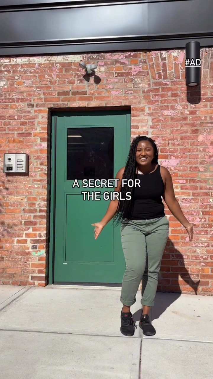 Comfortable, fashionable, and oh-so-functional! 🙌🏾 This black Klassy Network Brami is a game changer with its removable pads—no bra needed, just ultimate ease! Paired with these army green khakis for the perfect blend of style and utility. Check out my LTK to learn more about Klassy Network and to shop. 💚🖤 @klassynetwork @shop.ltk https://www.shopltk.com/explore/TheNaKaylaJames?tab=posts
#liketkit #KlassyNetwork #ootd #ad

#LTKFindsUnder50 #LTKMidsize #LTKVideo