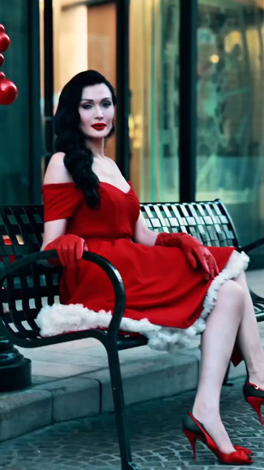 ✨ Beverly Hills feels even more magical this time of year… ❤️✨
Even the most beautiful places can become something extraordinary with a touch of holiday sparkle — and I think life is the same way. The smallest details, the softest glam choices, the tiniest shift in mindset… they can change everything.

I’ve had many seasons in my life that felt impossible, moments where I didn’t know how I’d keep going. But I learned that if I stand tall, put on something beautiful, breathe deeply, and choose to see the magic instead of the fear — I can overcome anything.

My darlings, remember this: even in your hardest moments, you are capable of transforming your world. A dream is already halfway real the moment you believe in it. 💋✨

🎥: @alejandroalfons0 
Dress: @britishretro
Heels: @maisonvalentino
Makeup: @diorbeauty @yslbeauty

#HolidayGlam2025 #OldHollywoodGlam #LuxuryInfluencer #BeverlyHillsStyle #EditorialFashion