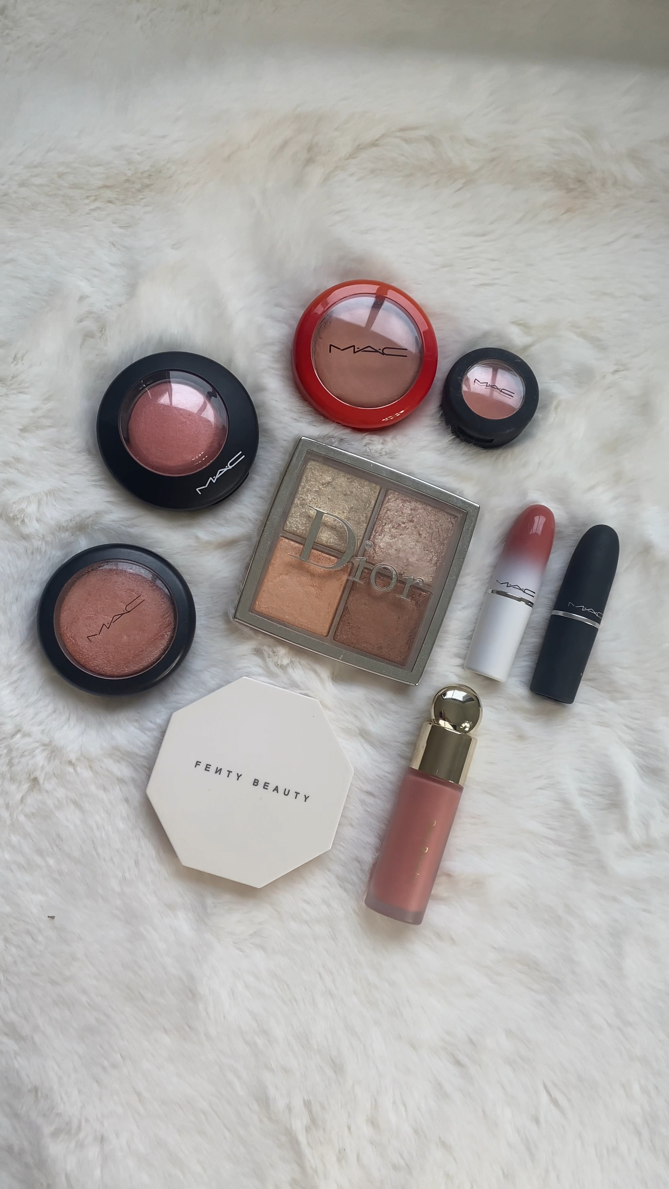 Sugestão de produtos para a cor do ano de 2024

#LTKGiftGuide #LTKbeauty #LTKbrasil
