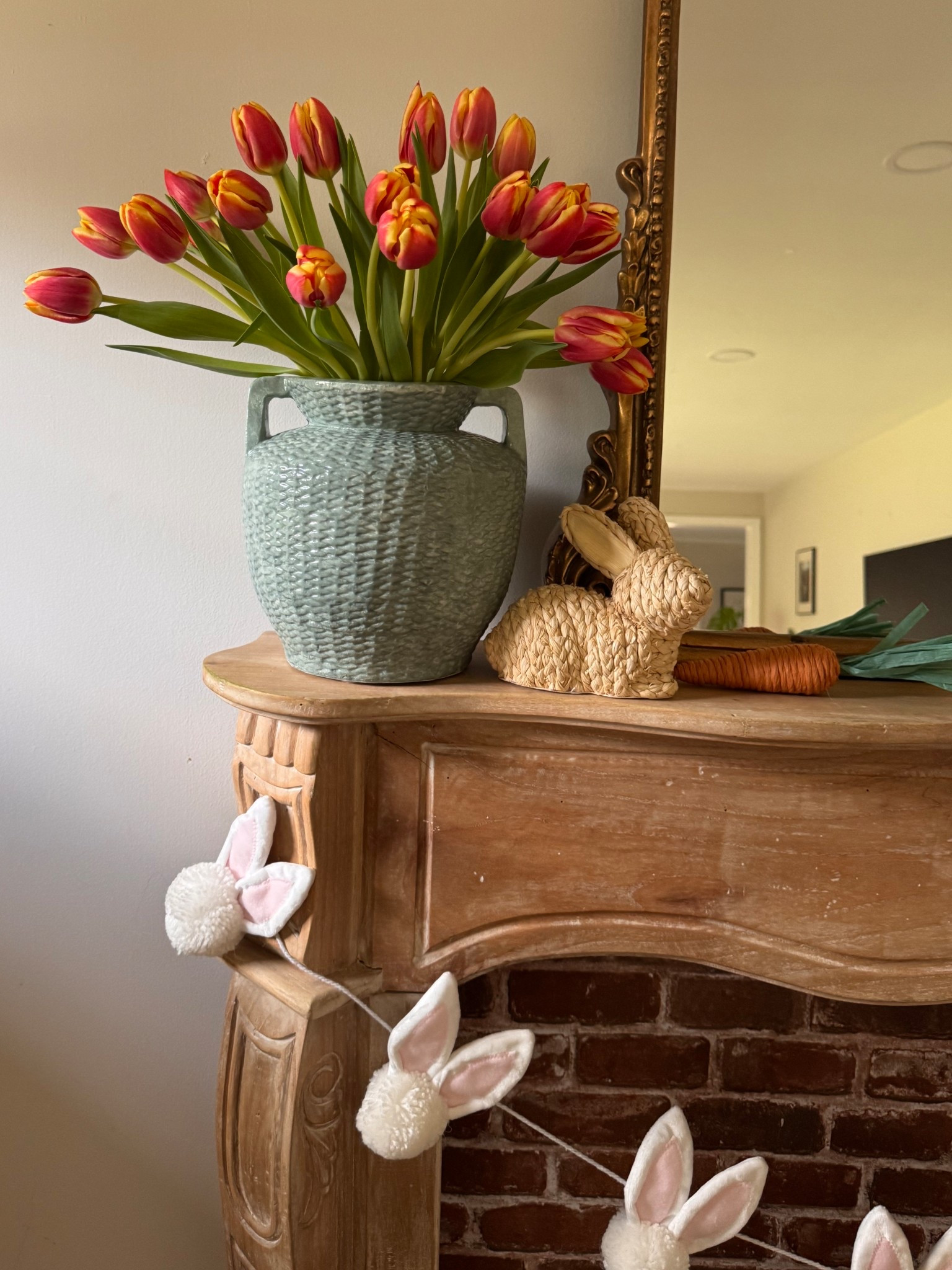 spring + easter decor🌷🐇🥕 

#springdecor #easterdecor

#LTKSeasonal #LTKHome