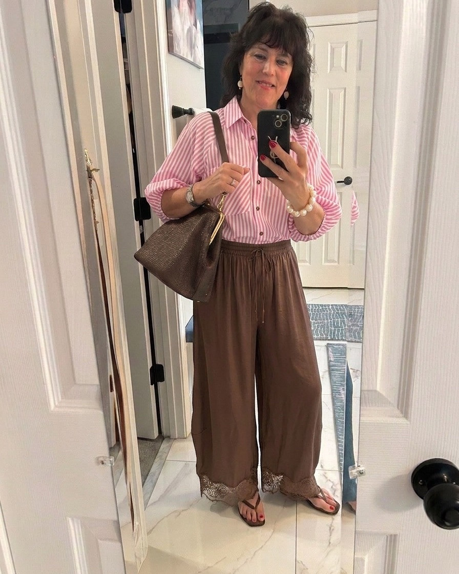 These pants are everything ✨ Comfy, classy, and that lace hem makes them extra special 💕 Paired with a simple top and sandals — easy outfit, big confidence. Always be confident 💋
Which shoes would you wear with these — sandals or sneakers? #over50fashion #widelegpants #pantsoutfit #midlifestyle #agelessfashion

#LTKgrwm #LTKWorkwear #LTKvlog