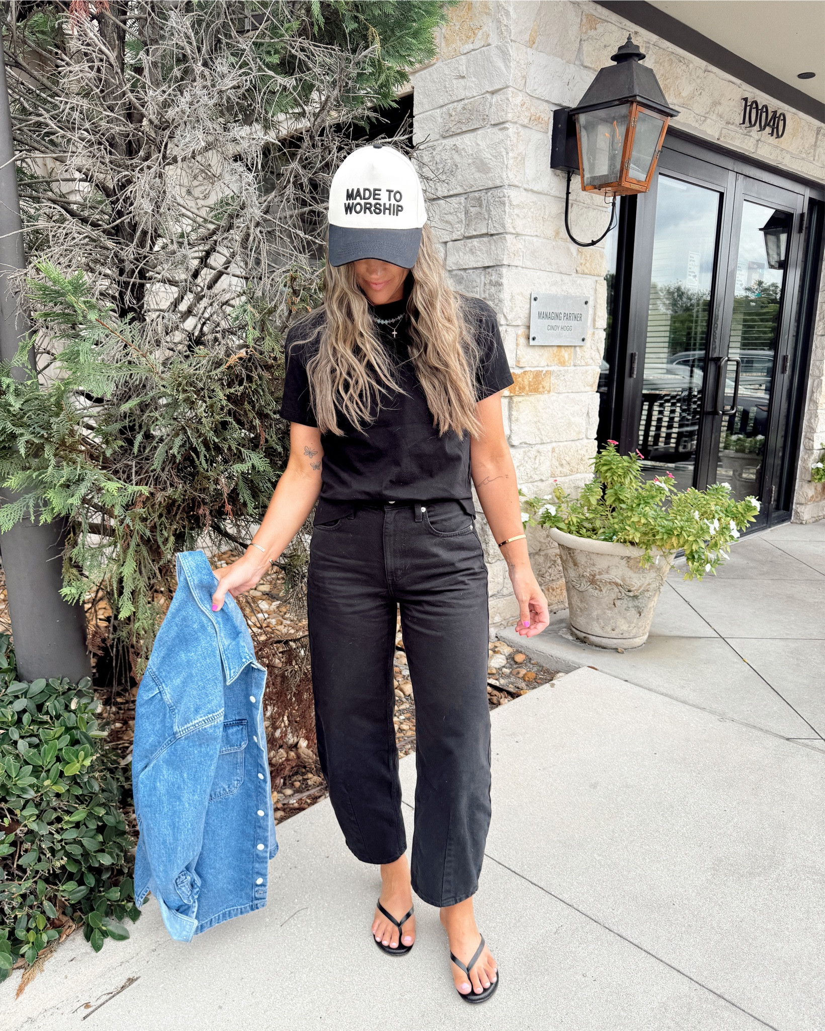 XS tee. I LOVE these old navy tees. Perfect length and boxy fit without being too oversized! Small shacket- it’s oversized already but I wanted it to be long! I love a good denim shacket that’s oversized this time of year with shorts too. Jeans true size 2 