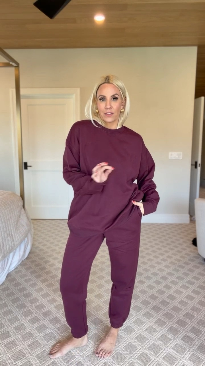 I’ve showed this with the wide leg pants and I wanted to show the jogger! This color is perfect for fall and winter! Size M

#LTKStyleTip #LTKFindsUnder50 #LTKFindsUnder100