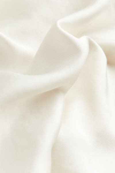 Satin vest top | H&M (UK, MY, IN, SG, PH, TW, HK)