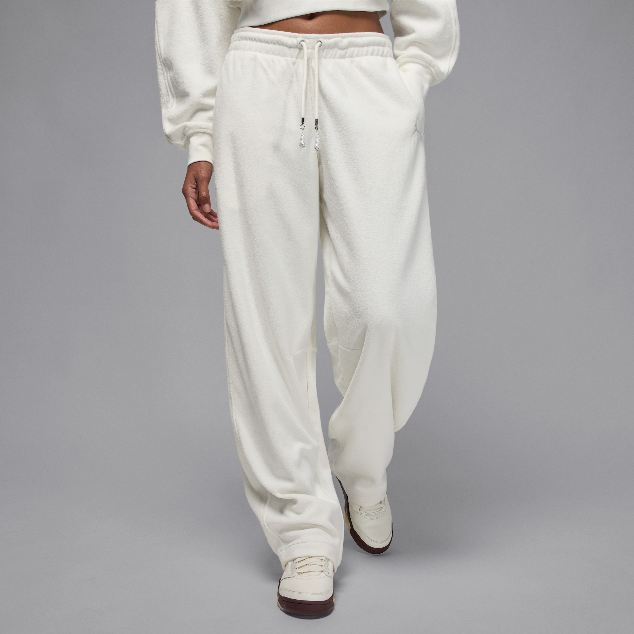 Women's Jordan Flight Fleece Pants in White | HV0329-133 | Nike (US)