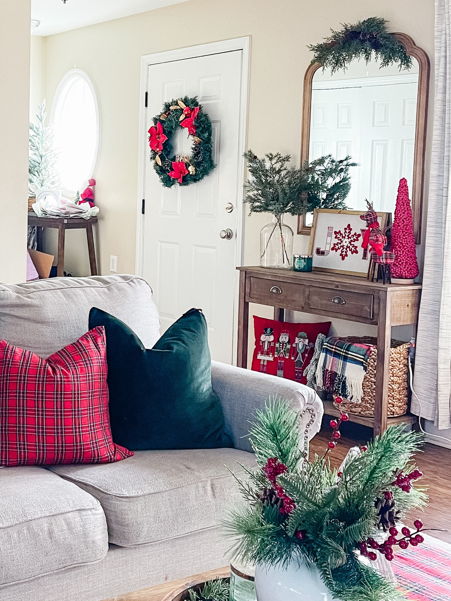 Christmas entryway decor ideas 🎄

#berrytree #rusticentrywaytable #entrywaytable #velvetpillow #tartanplaid #entrywaymirror

#LTKunder100 #LTKhome #LTKHoliday