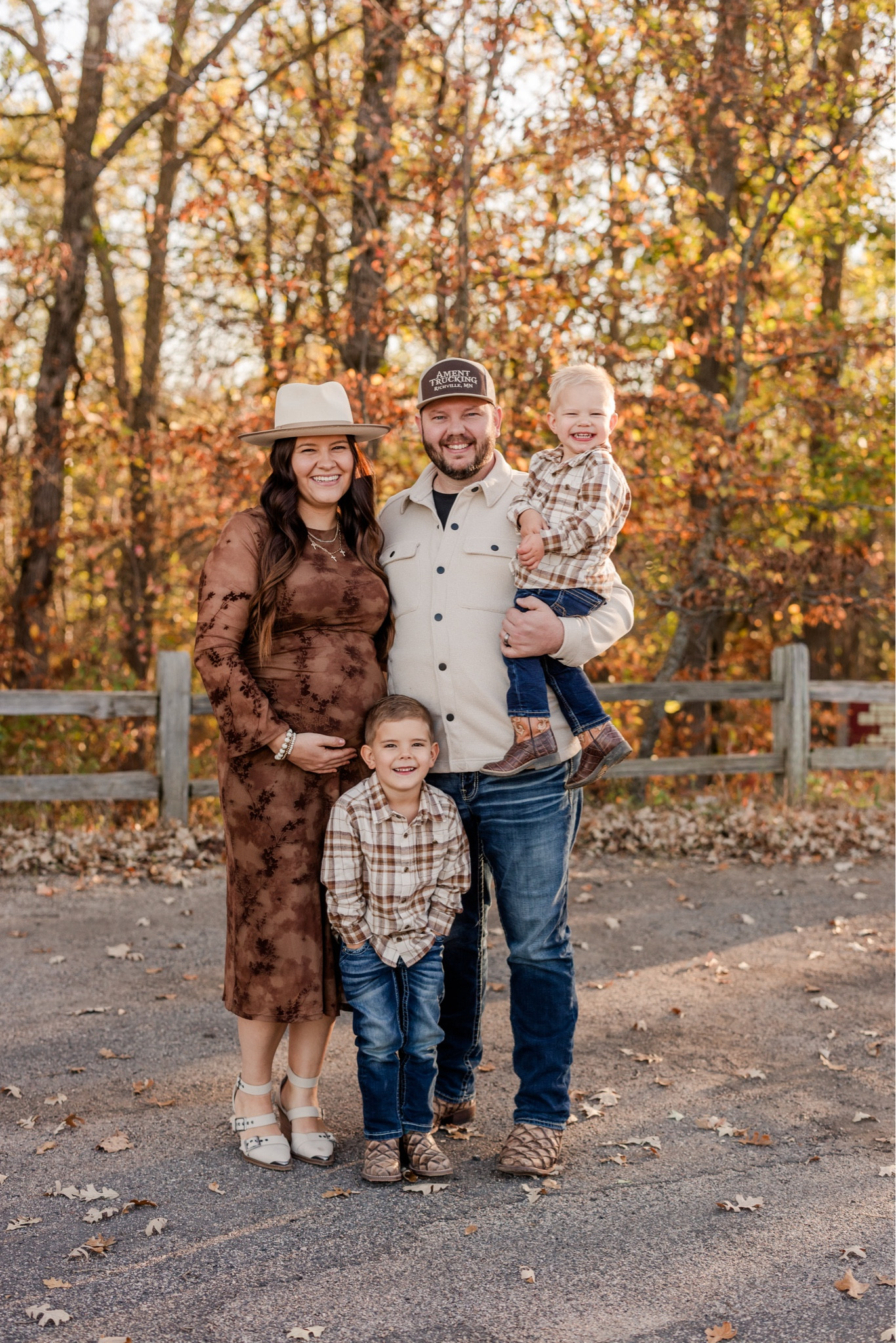 Linking up everything I can from our fall family photos 🤎 Still can’t believe my dress is from Amazon! 

#maternity #bumpfriendly #oldnavy #country #western #gigipip #buckle #bke #mens #womens #boys #fallphotos #weddingguest

#LTKFamily #LTKBump #LTKStyleTip