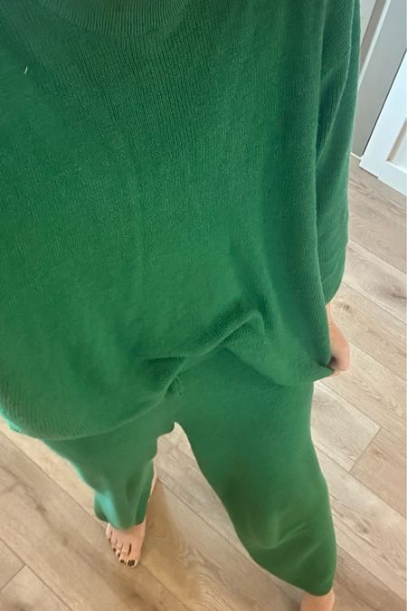 Lightweight two piece sweater set! Love this soft green set

#LTKstyletip