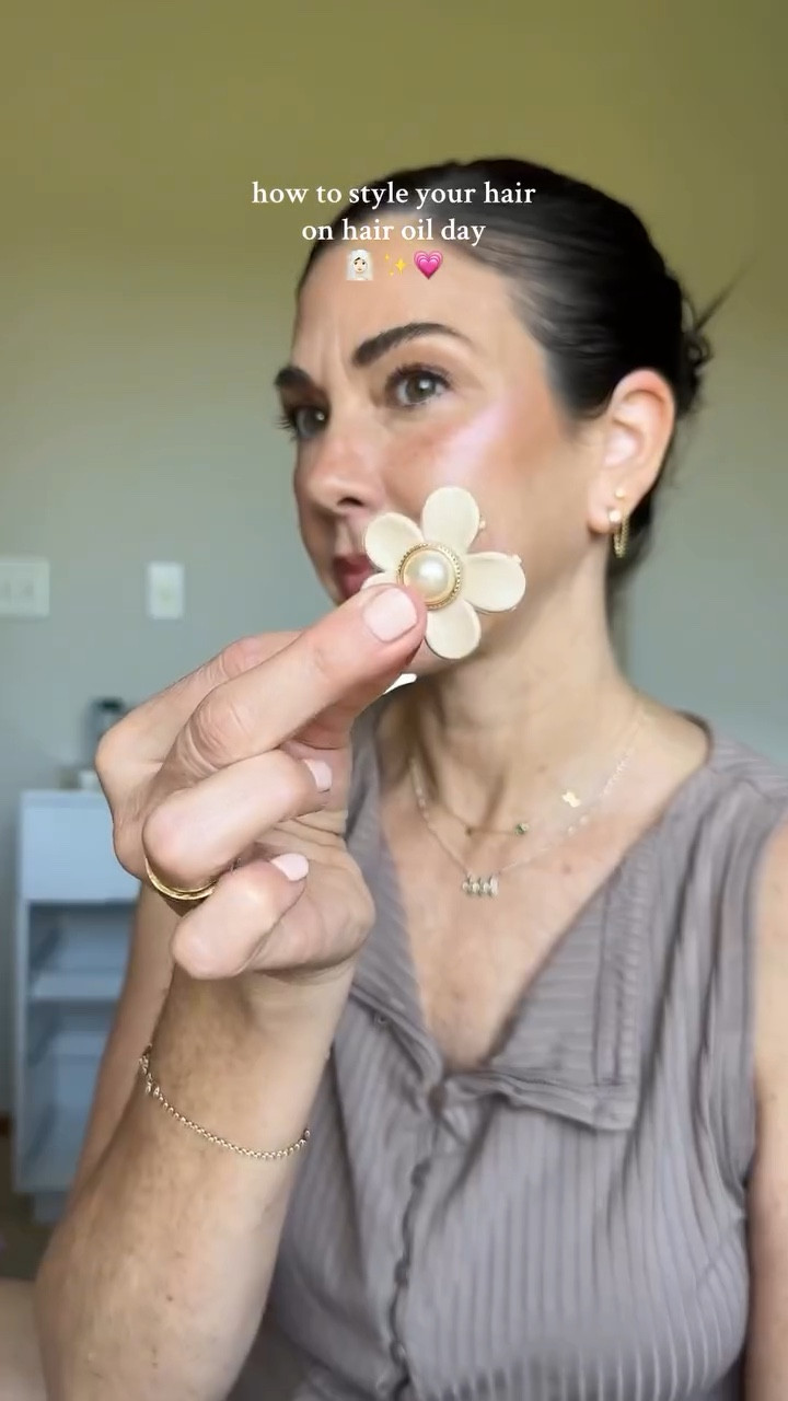 the side part tho😮‍💨 

I’m so excited to share more haircare hacks with you next week. Y’all left some great q’s in stories, so stay tuned for those! xo 💋