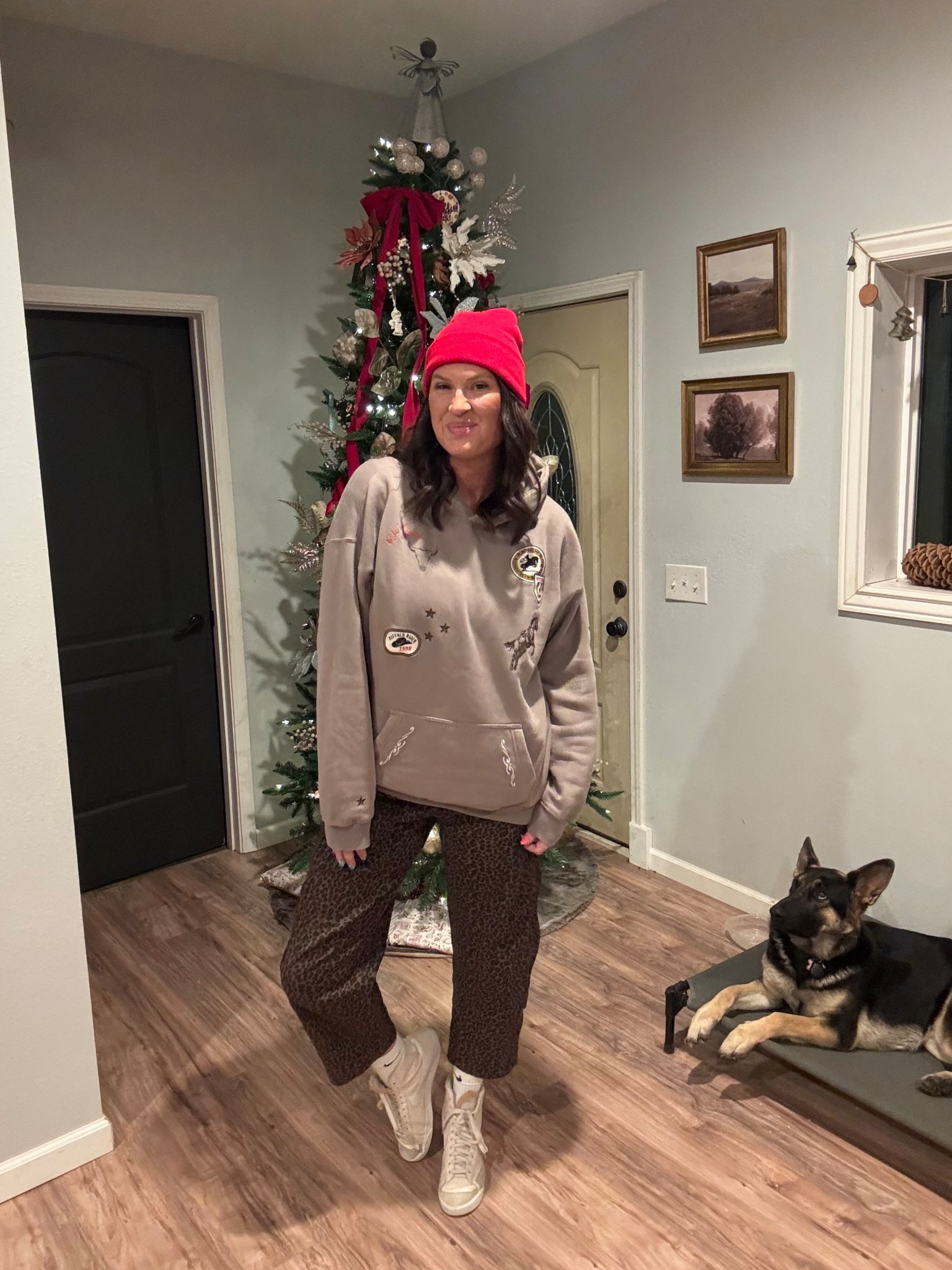 Today’s casual but fun mom outfit! ❤️

We had a basketball tournament day followed by a little bowling & this ‘fit was the perfect thing for being comfy but still feeling cute! 
(I’m not made for the cold! But a pop of color, a beanie, and some fun patterns definitely help)

This rodeo themed hoodie is so soft! a new pattern in my fave hoodies! It is a men’s, and I did the medium tall! I could literally live in this thing 24/7!

These barrel pants add a little flare with a fun shape and print! I did my true size large! (& the waist band has a little stretch even though they are true denim material!!🙌🏼) 

Linked it all , including my turquoise earrings (that you can’t see right now), this cutie red beanie (which is only $7), and my daily rings + more! 



#LTKTall #LTKMidsize #LTKFindsUnder100