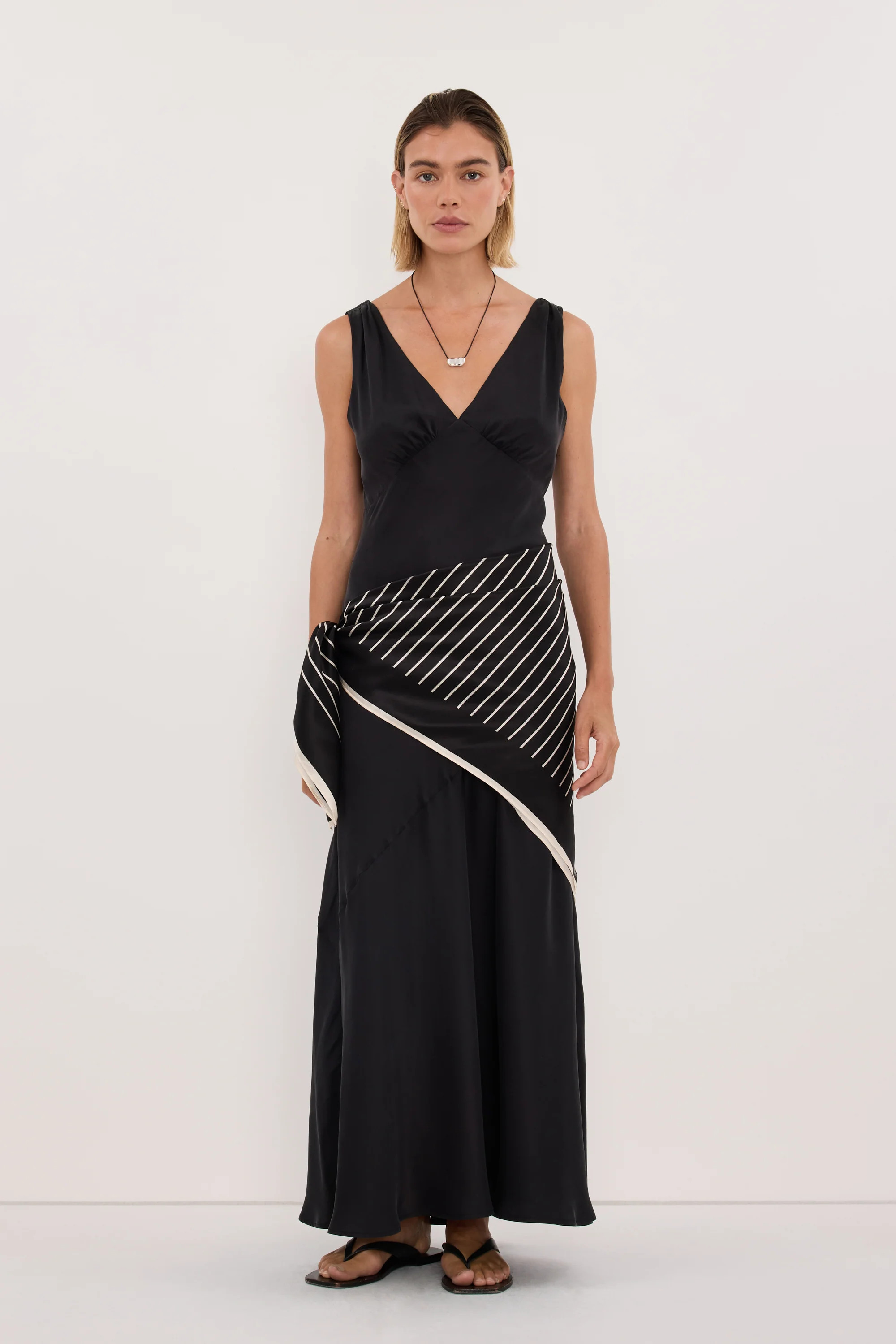 ADRIENNE BLACK SILK SCARF | DISSH