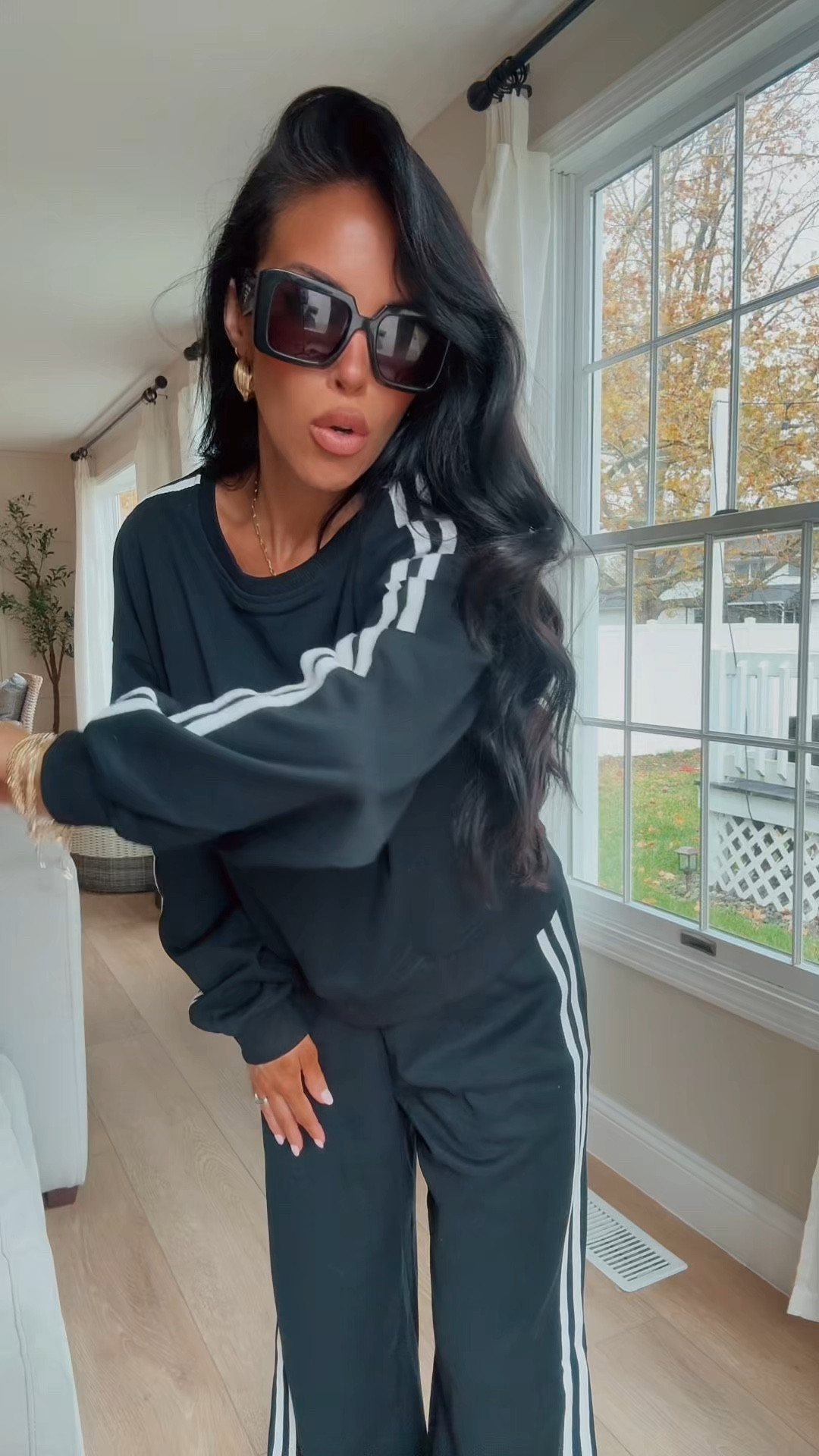 Main character energy ❤️ Cozy, bold, and totally on-trend — perfect for errands, lounging, or travel days.

#ltkfashion #ltkwinterstyle #ltkfinds #ltktrending #tiktokfinds #ltkathleisure #comfystyle #ltkstyle #errandoutfit #affordablefashion


#LTKmomlife #LTKootd #LTKFindsUnder50