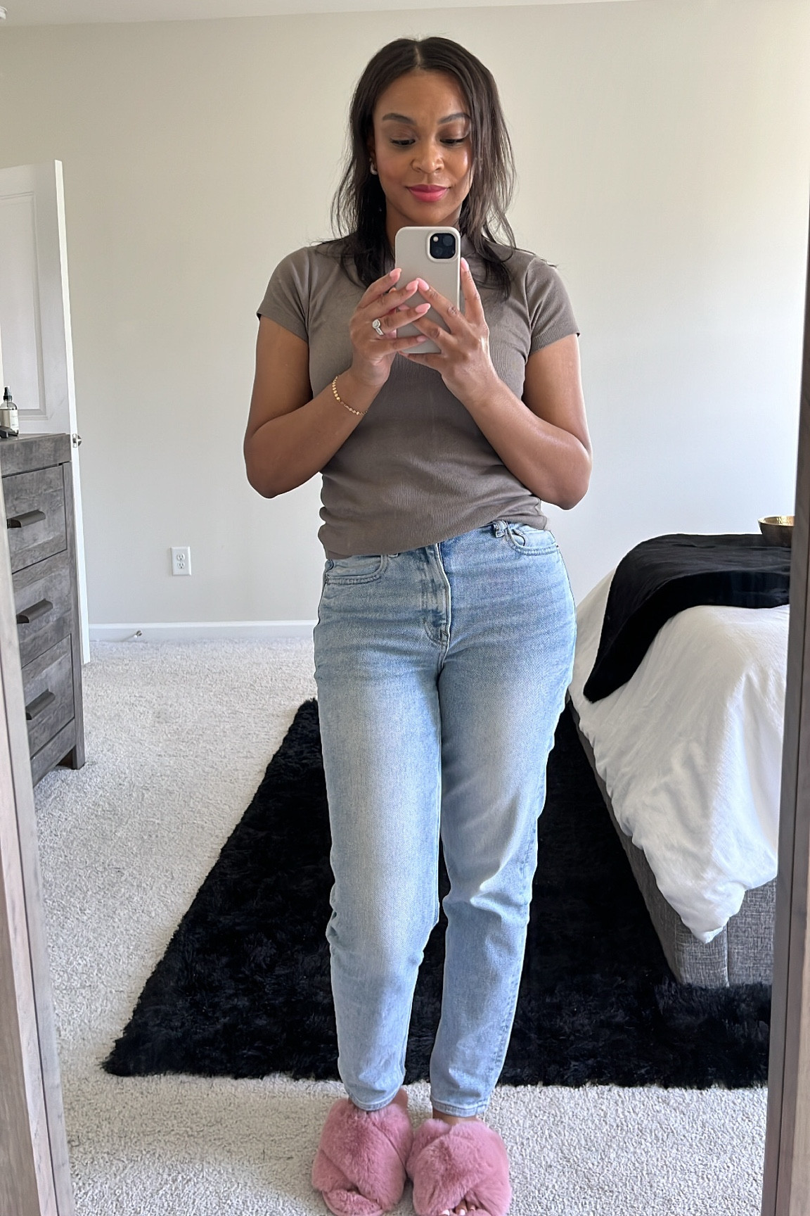 Today is the perfect spring weather for my favorite jeans & comfy t-shirt 

#LTKfit #LTKFind