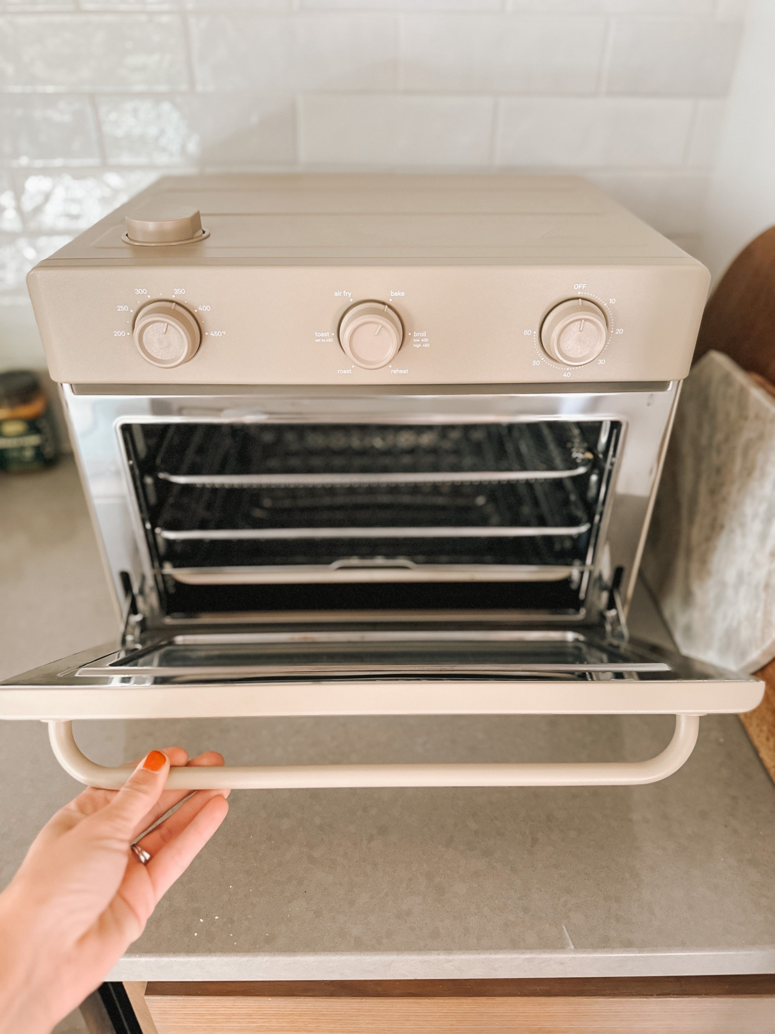 This wonder oven has been such a great addition to my kitchen!! we use it all the time!! the amount of things you can do in this oven is crazy!! cook literally anything! 

#LTKGiftGuide