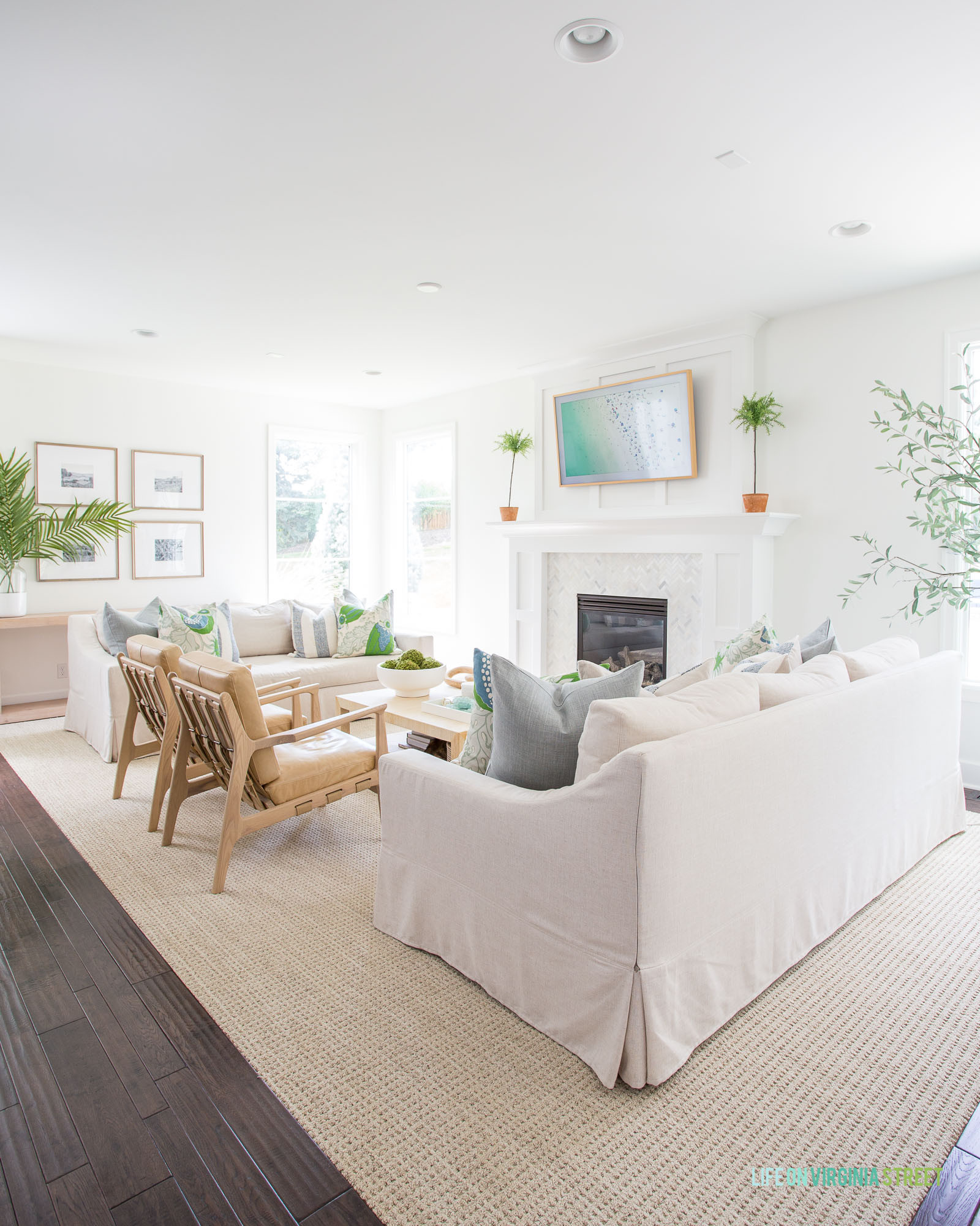 Modern Coastal living room 🙌🏻🙌🏻

oastal home, coastal style, coastal living room, coastal home decor, coastal interior design, modern coastal, classic coastal, coastal grandmother, beach house style, seaside home, organic coastal, transitional coastal,

#LTKSeasonal #LTKHome #LTKdayinmylife