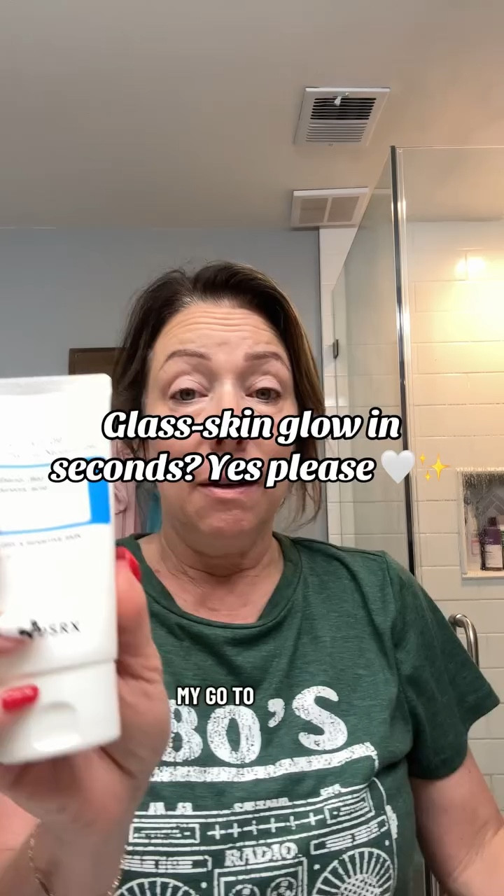 This COSRX moisturizer is such a staple — lightweight, hydrating, and keeps my skin calm and glowy without feeling greasy. Perfect for my routine and works beautifully under makeup #COSRX #KBeautySkincare #GlowingSkinRoutine #HydratedSkin #SkincareOver50 COSRX Official