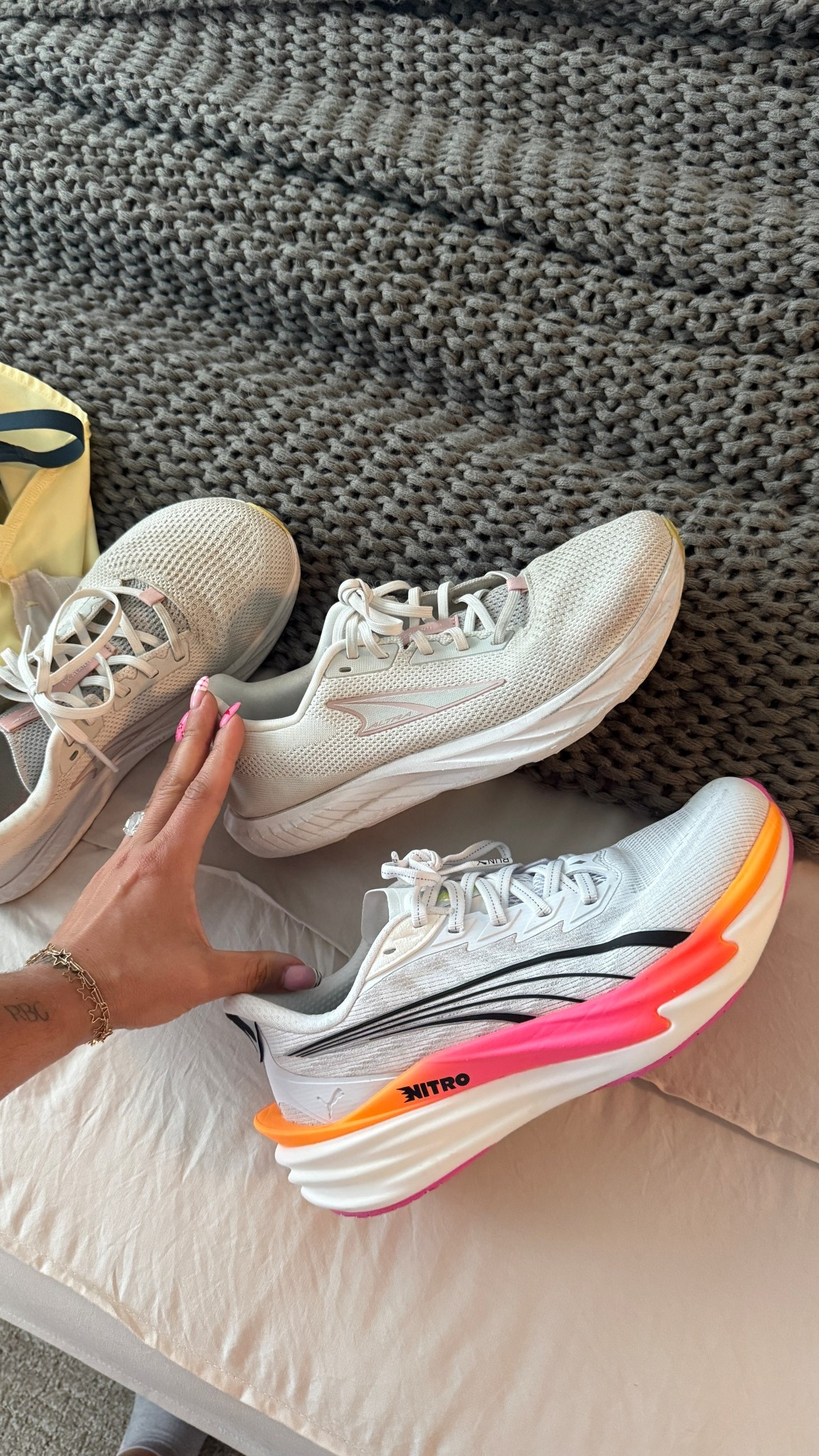 Running shoes 