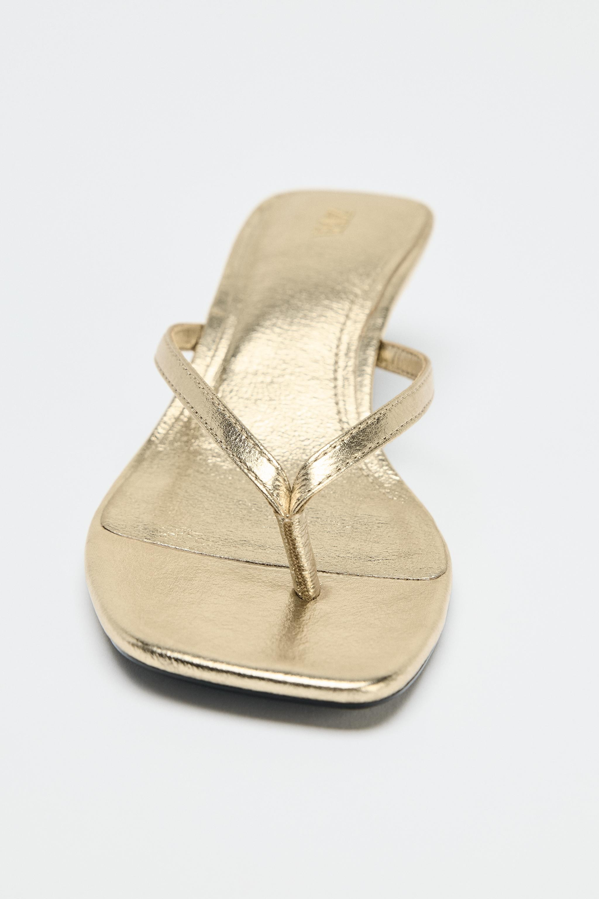METALLIC EFFECT KITTEN SANDALS | Zara US
