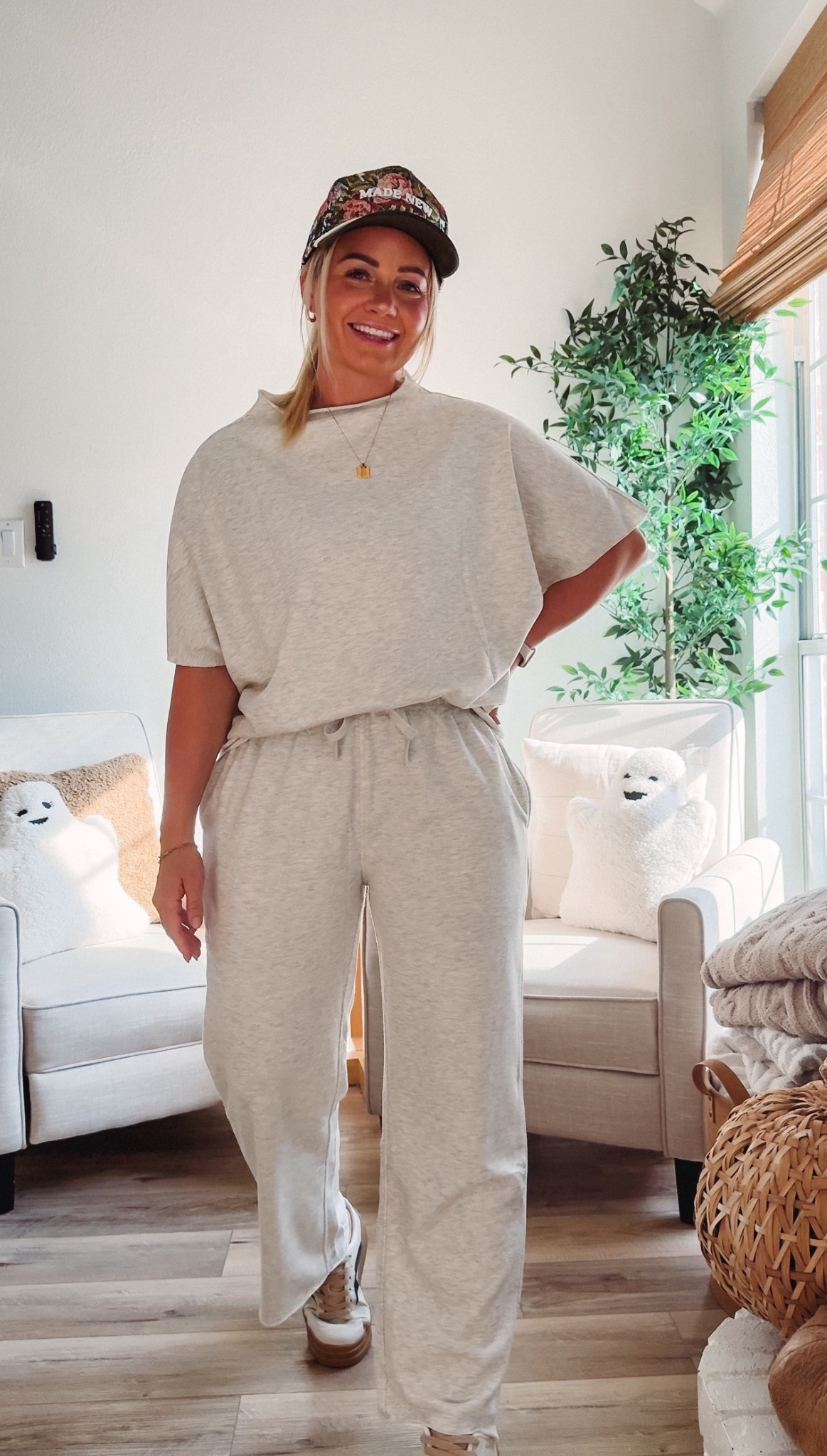 This two-piece set has become my new favorite outfit! The batwing sleeve top is so flattering and comfortable, while the wide leg pants give that put-together look without trying. I love how I can wear them together for an instant outfit or mix and match with pieces I already own. Perfect for working from home, running errands, or casual lunch dates. The fabric feels expensive and drapes beautifully!

#TwoPieceSet #LoungeSet #LTKStyleTip #ComfyStyle #LTKFindsUnder50 #EverydayStyle 

 #LTKActive #LTKFindsUnder50 #LTKTravel