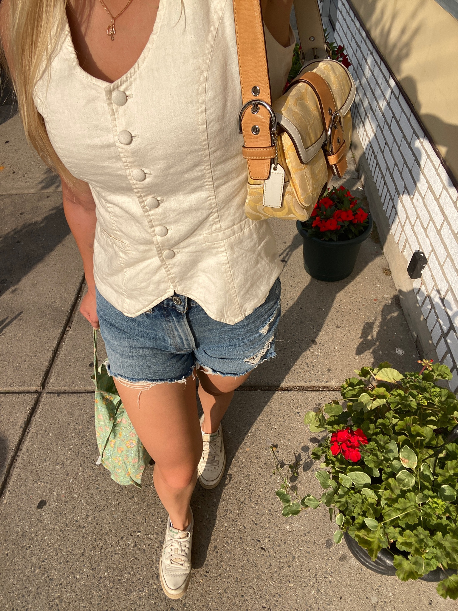 looking for the nearest oysters 🦪 

#LTKActive #LTKSeasonal #LTKFindsUnder100