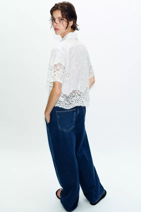 Lapel collar shirt with short sleeves. Tonal embroidered eyelet detail. Front button closure. | Zara US