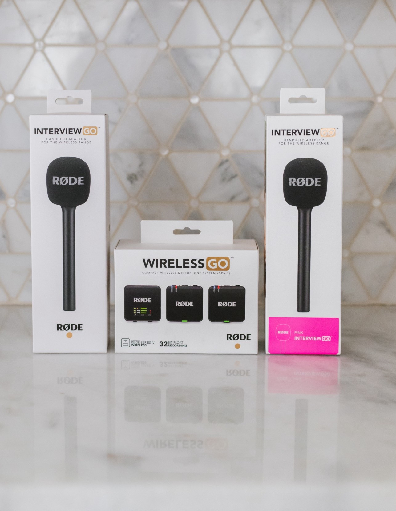 I’m stepping my audio game up because the dusty sound had to go 😅🎙️ The RØDE Wireless GO system + handheld adaptor gives that crisp, clear audio without a bulky setup. Perfect for vlogs, sit-down chats, and those little talk show moments I love.

wireless microphone // crisp clear audio // content creator must have // filming setup // podcast mic vibe // YouTube upgrade // creator tech // audio refresh