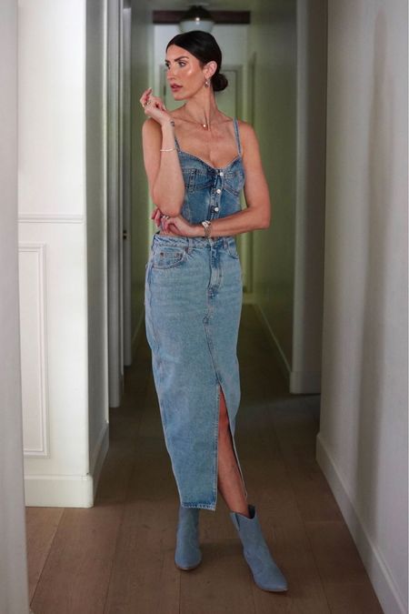 DENIM FIT Wearing a small in the top, 26 in skirt and 9 in boots. I always size up a half size in boots. My normal shoe size is 8.5.



#LTKshoecrush #LTKFind #LTKstyletip