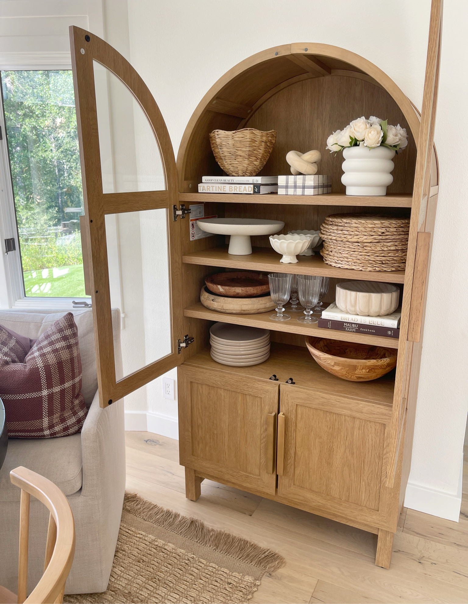 HOME \ started to use my new arc cabinet from Walmart! $398!

Decor
Party
Dining room
Entertaining 
Living room 

#LTKHome #LTKFindsUnder50